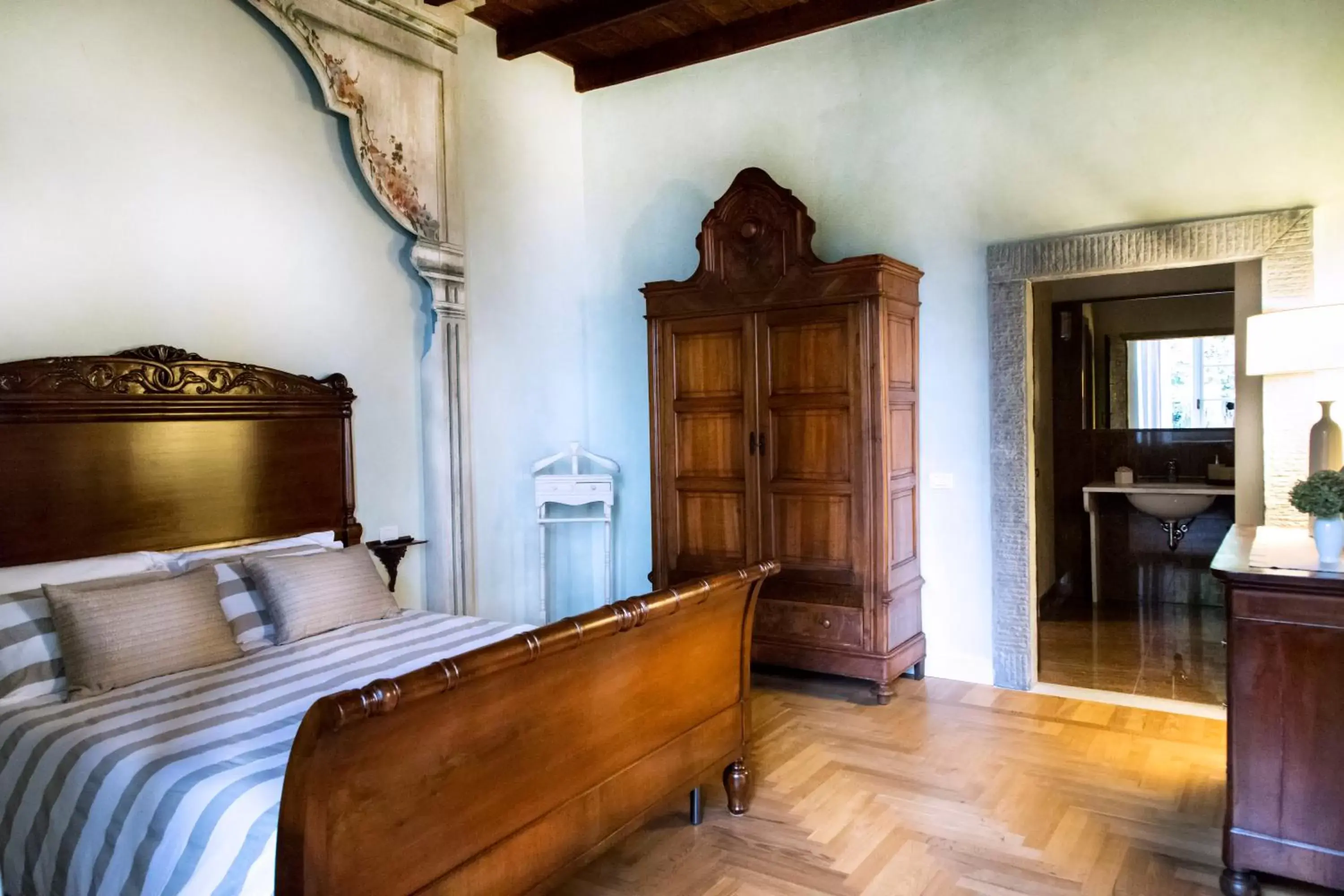 Suite - single occupancy in B&B Dimora Delle Donnole Bergamo Alta Suite - single occupancy in B&B Dimora Delle Donnole Bergamo Alta