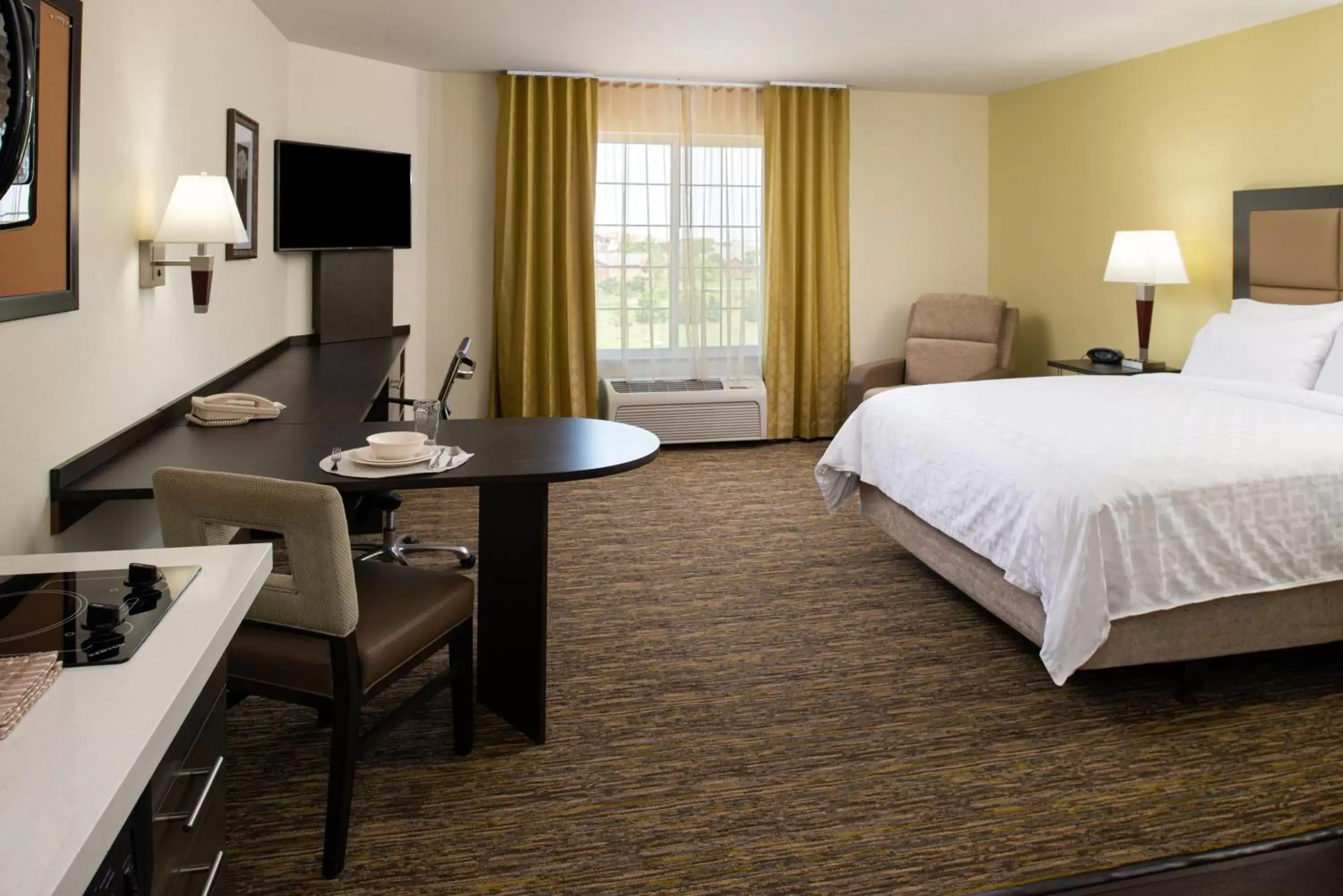 Queen Studio Suite in Candlewood Suites Olathe by IHG Queen Studio Suite in Candlewood Suites Olathe by IHG