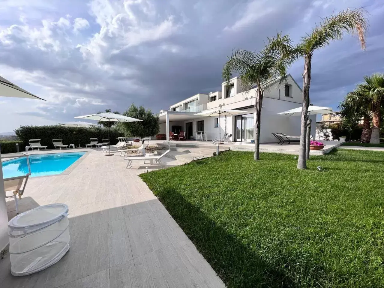 Deluxe Triple Room with Sea View in La Valle Dei Tempi Deluxe Triple Room with Sea View in La Valle Dei Tempi