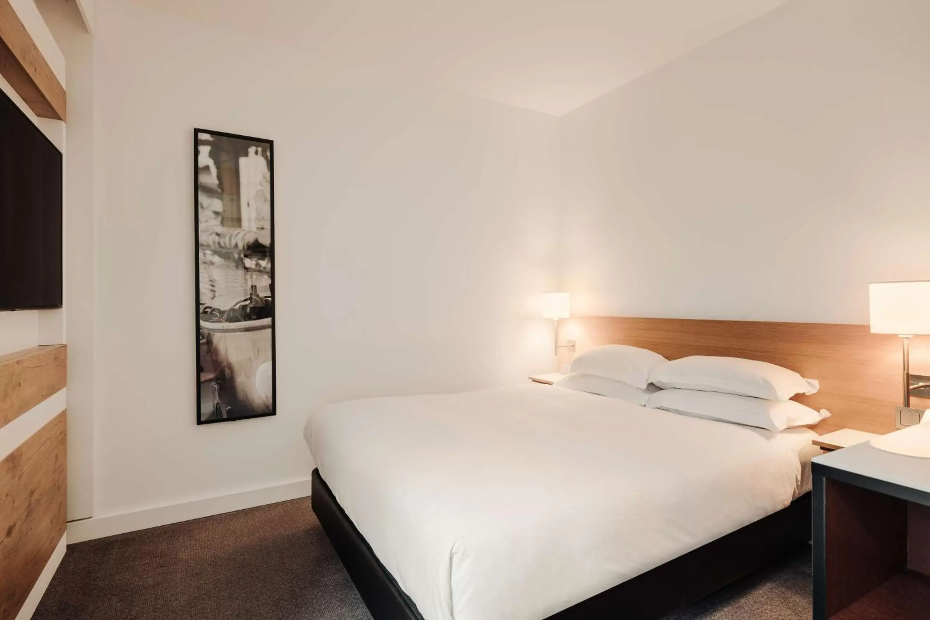 Queen Guest Room in DoubleTree by Hilton Amsterdam Centraal Station Queen Guest Room in DoubleTree by Hilton Amsterdam Centraal Station