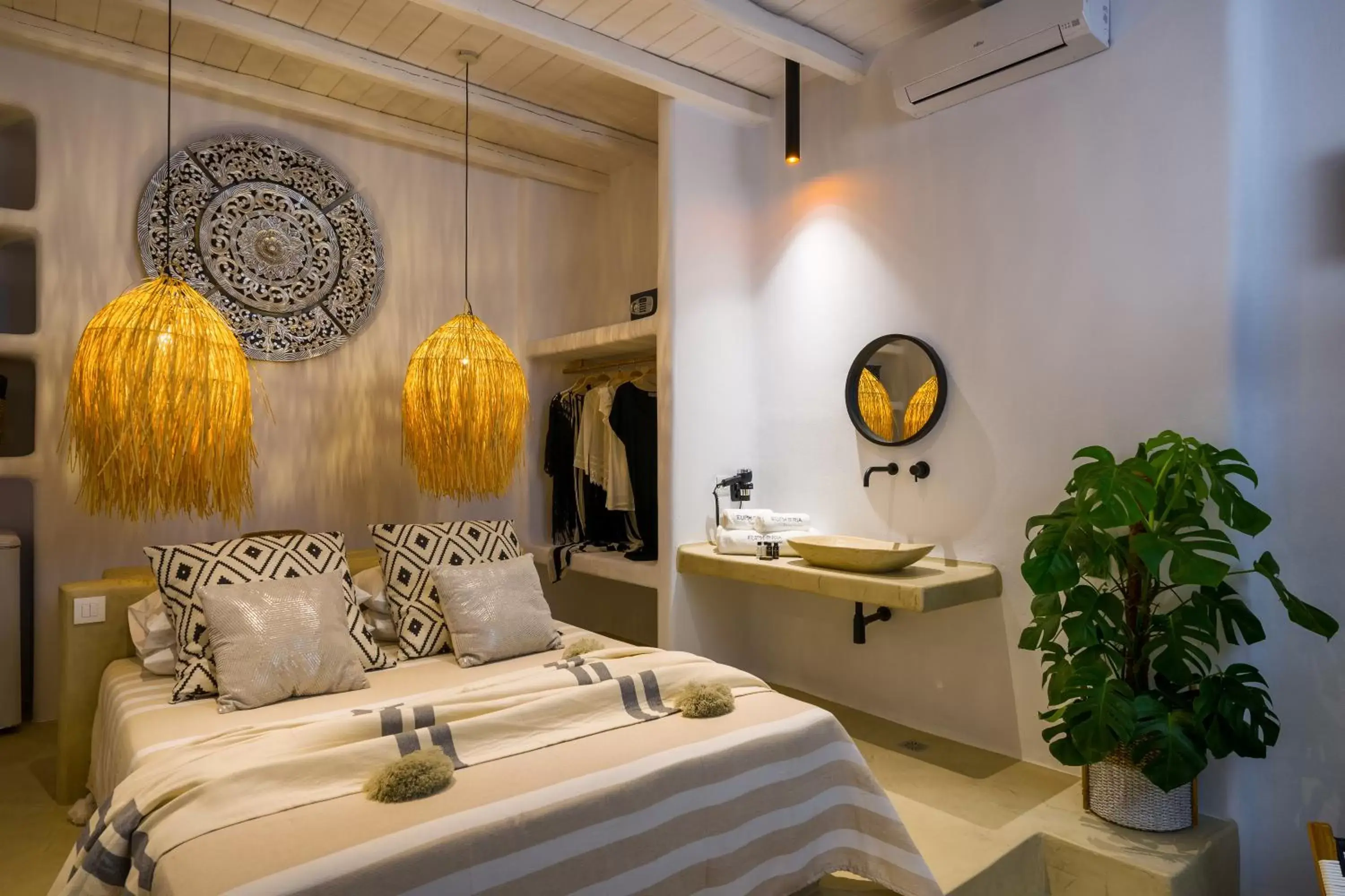 Deluxe Suite in Euphoria Chora Naxos Deluxe Suite in Euphoria Chora Naxos