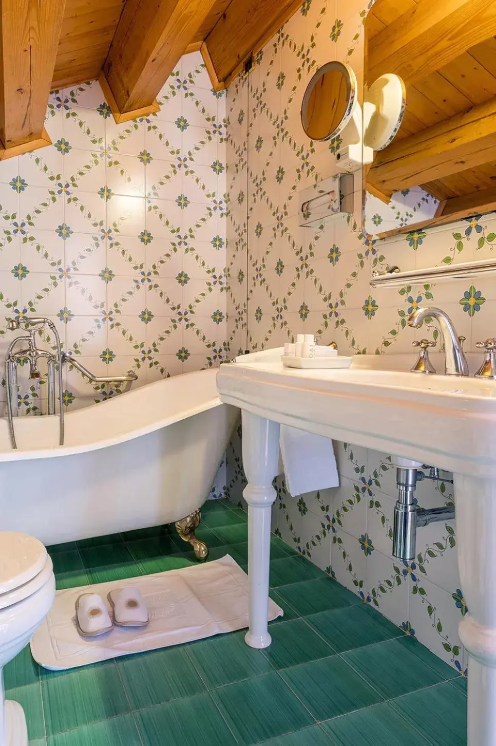 Single Room with Bath - single occupancy in Albergo Al Sole Single Room with Bath - single occupancy in Albergo Al Sole