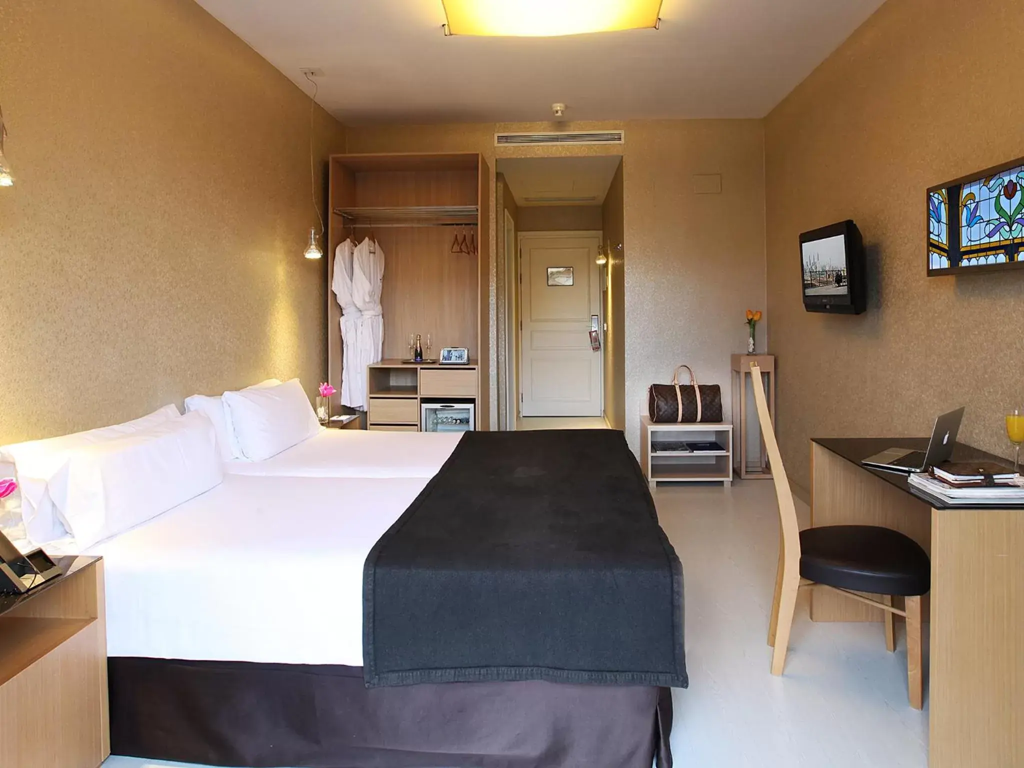 Budget Double Room - single occupancy in Axel Hotel Barcelona - Adults Only Budget Double Room - single occupancy in Axel Hotel Barcelona - Adults Only