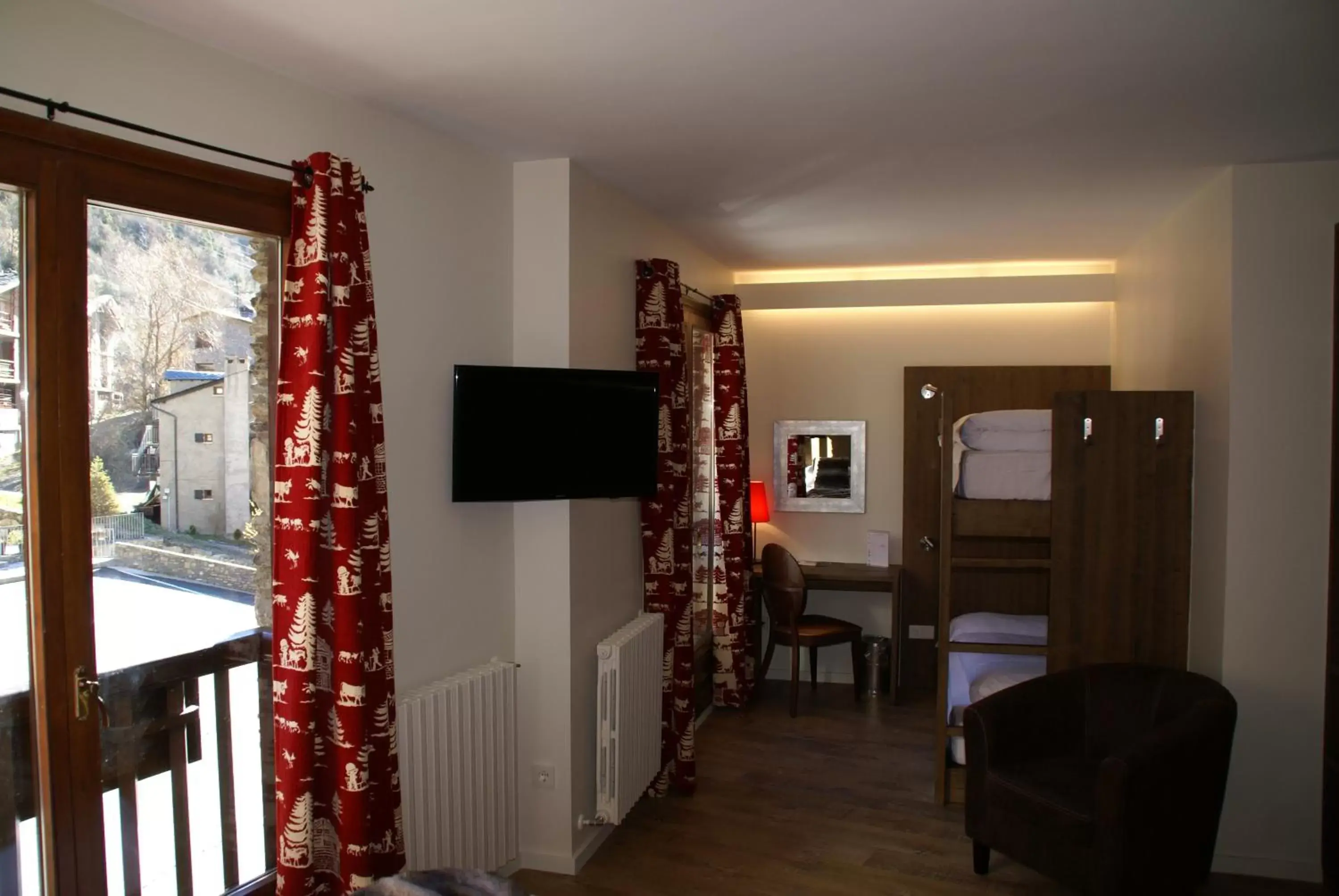 Quadruple Room Superior in Hotel L’Ermita B&B Quadruple Room Superior in Hotel L’Ermita B&B