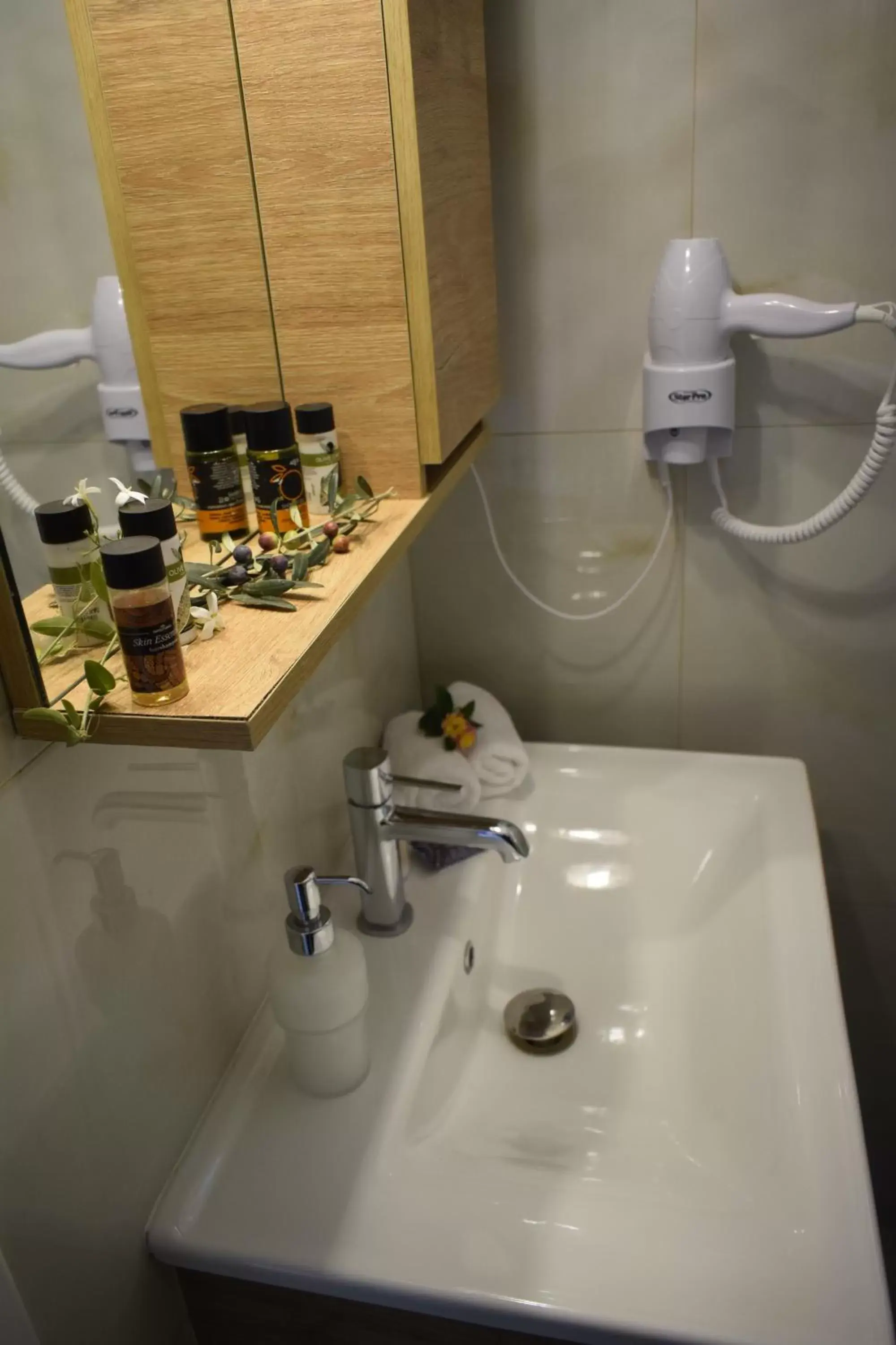 Villa with Jetted Shower & Private Garden in Comfort Stay Athens Airport Hotel - FREE shuttle from and to the airport Villa with Jetted Shower & Private Garden in Comfort Stay Athens Airport Hotel - FREE shuttle from and to the airport