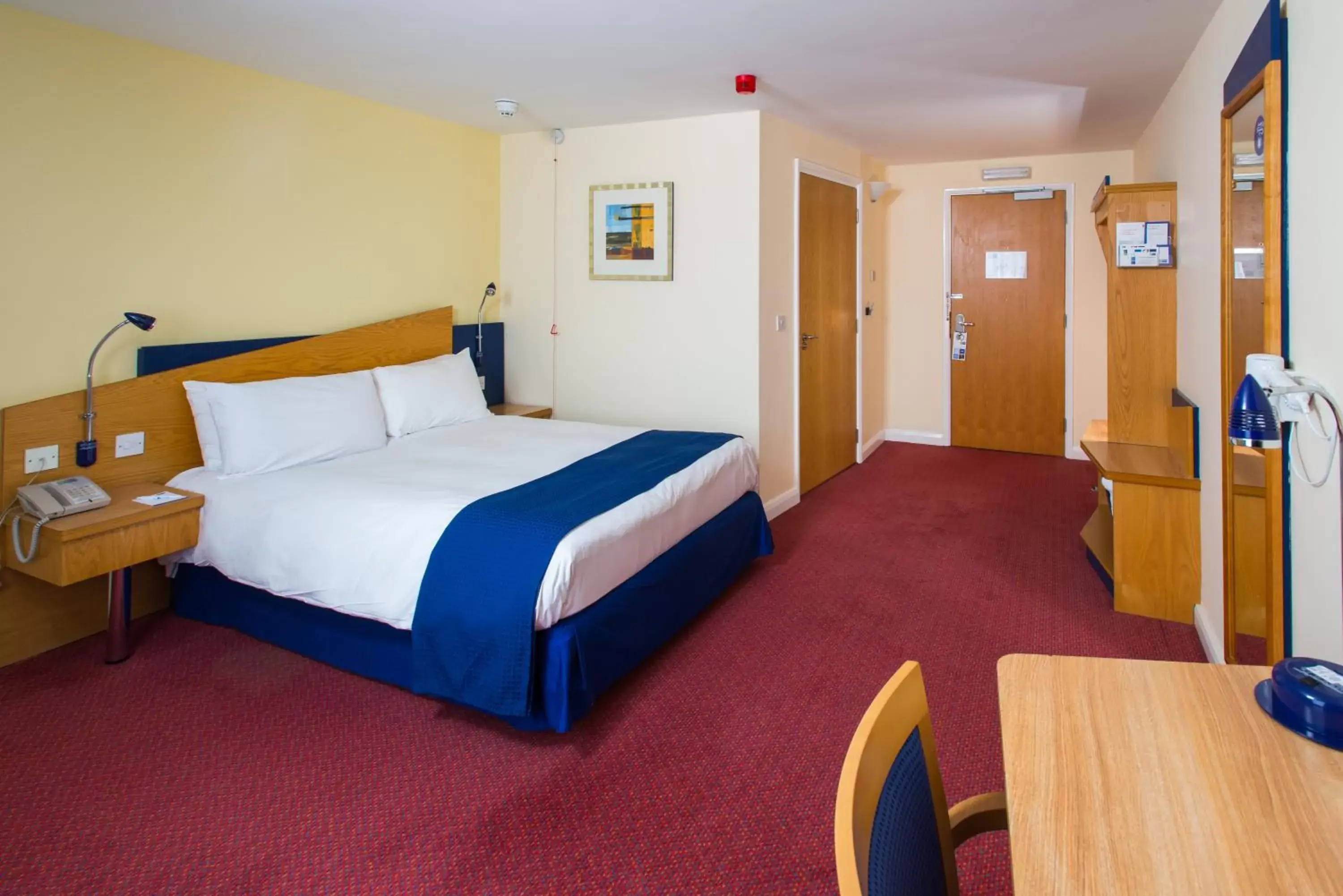 Double Room with Free Hot Breakfast - Accessible in Holiday Inn Express Bradford City Centre by IHG Double Room with Free Hot Breakfast - Accessible in Holiday Inn Express Bradford City Centre by IHG