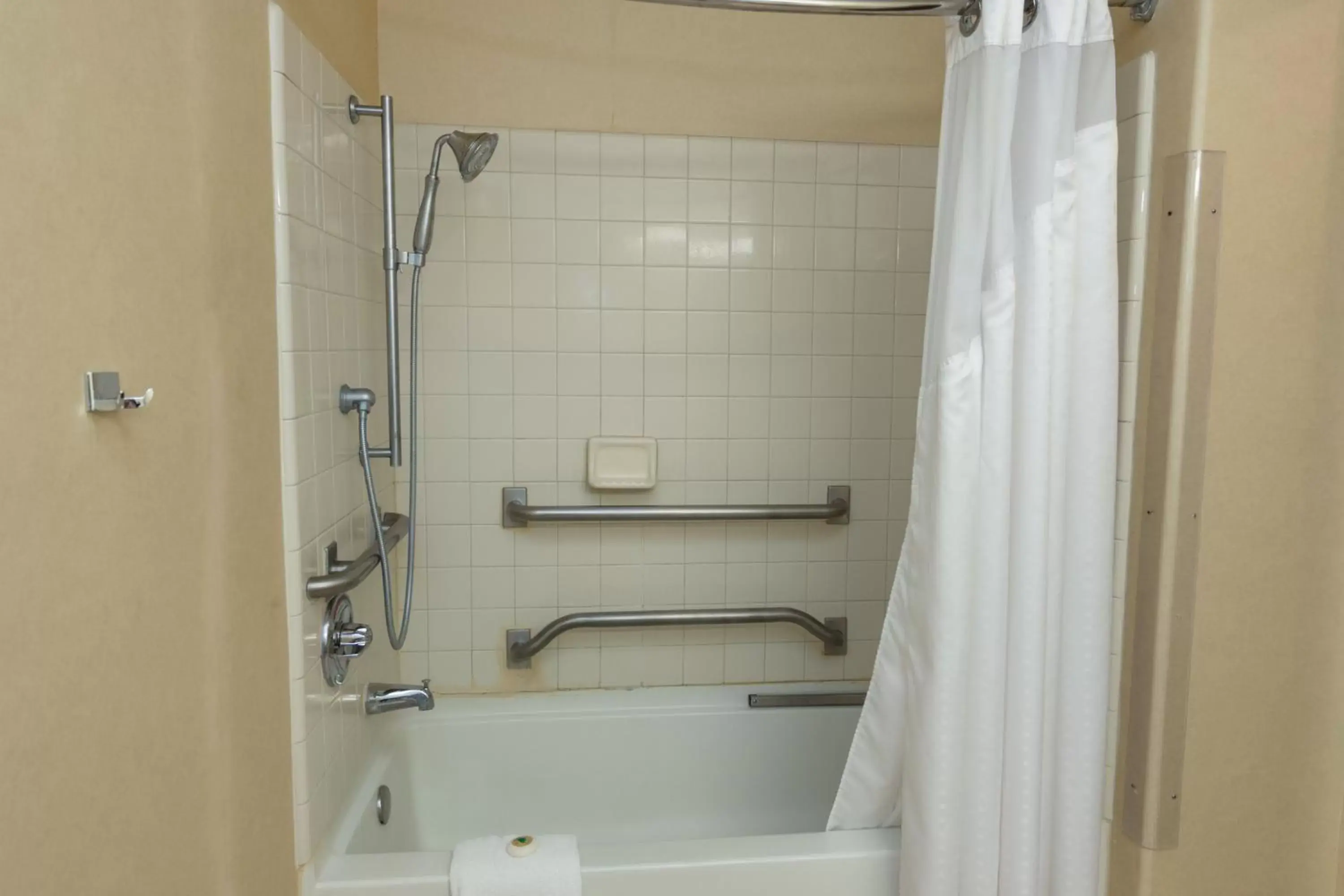 King Room - Disability Access in Vagabond Inn Executive King Room - Disability Access in Vagabond Inn Executive