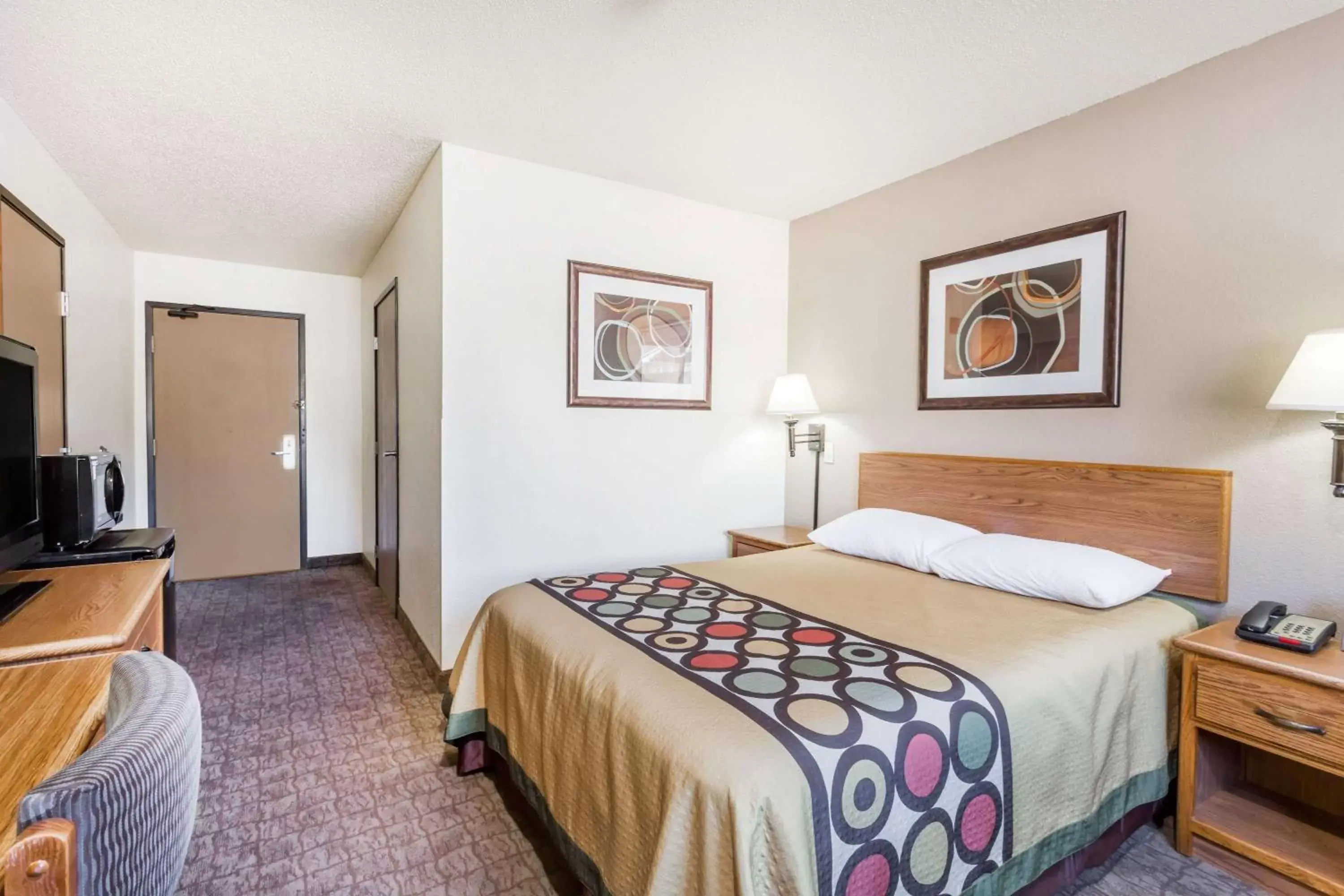 Studio Suite with Two Queen Beds - Non-Smoking in Super 8 by Wyndham Lewisburg Studio Suite with Two Queen Beds - Non-Smoking in Super 8 by Wyndham Lewisburg