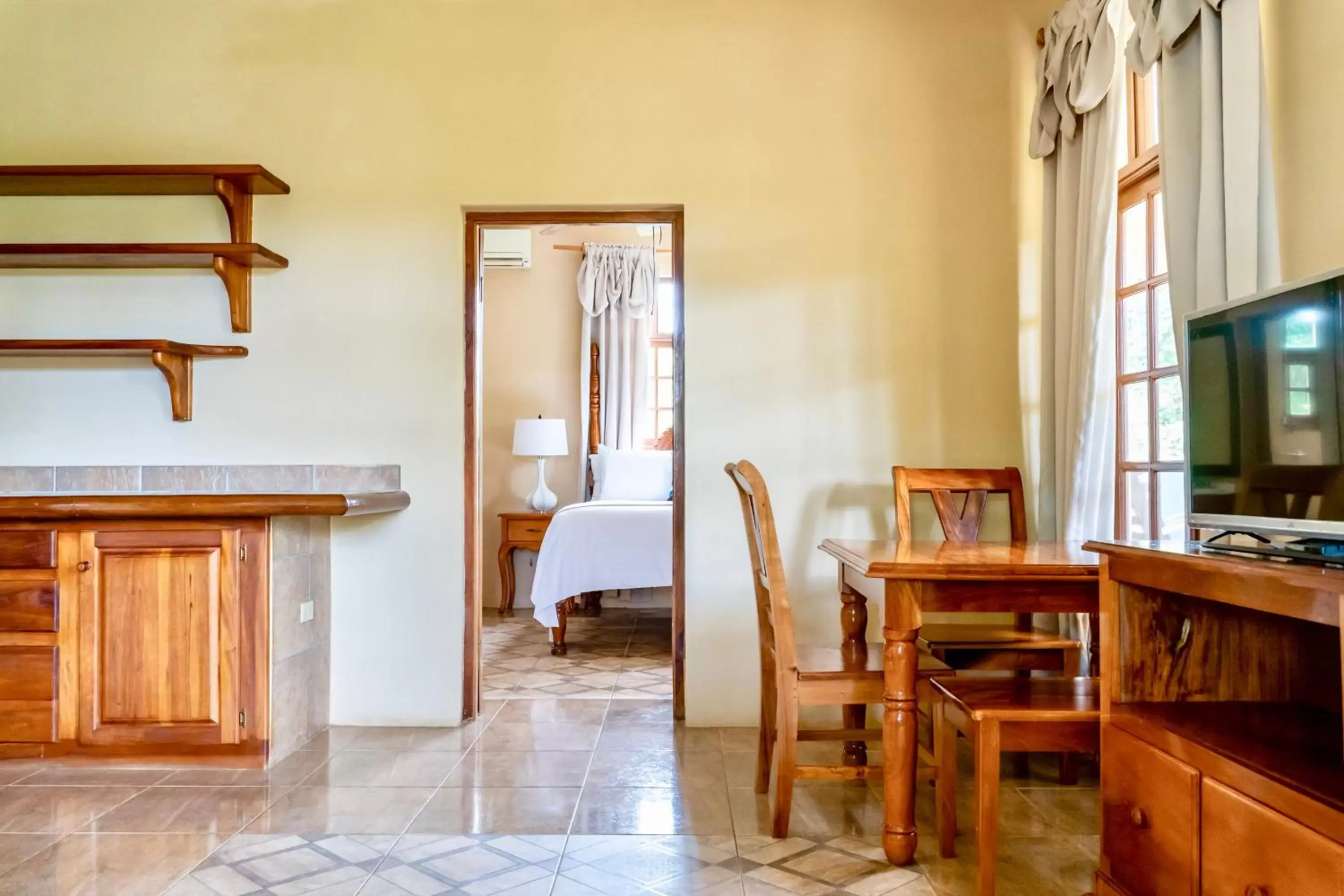 Garden View Suite in The Westender Inn Garden View Suite in The Westender Inn