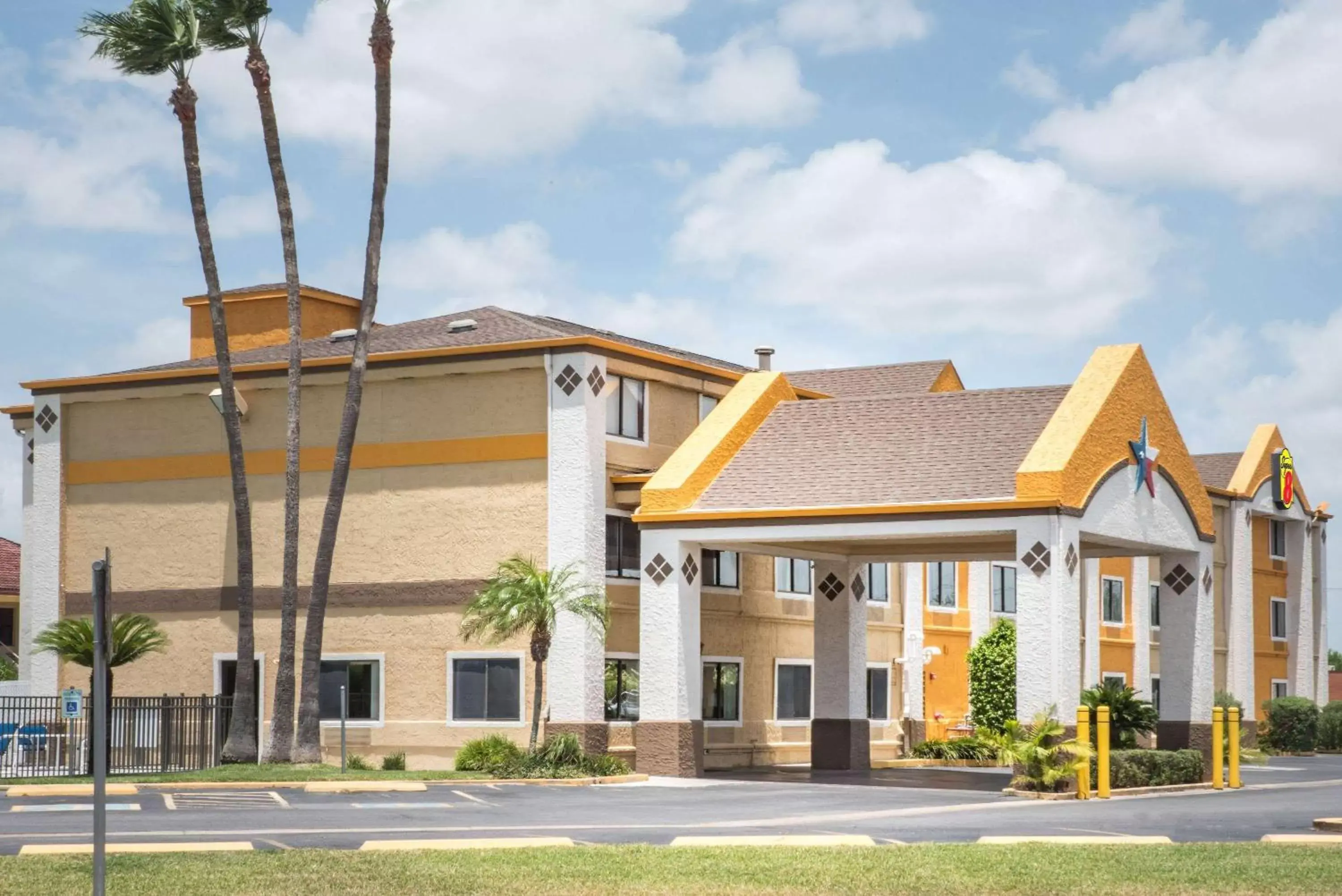 Super 8 by Wyndham Harlingen TX Super 8 by Wyndham Harlingen TX