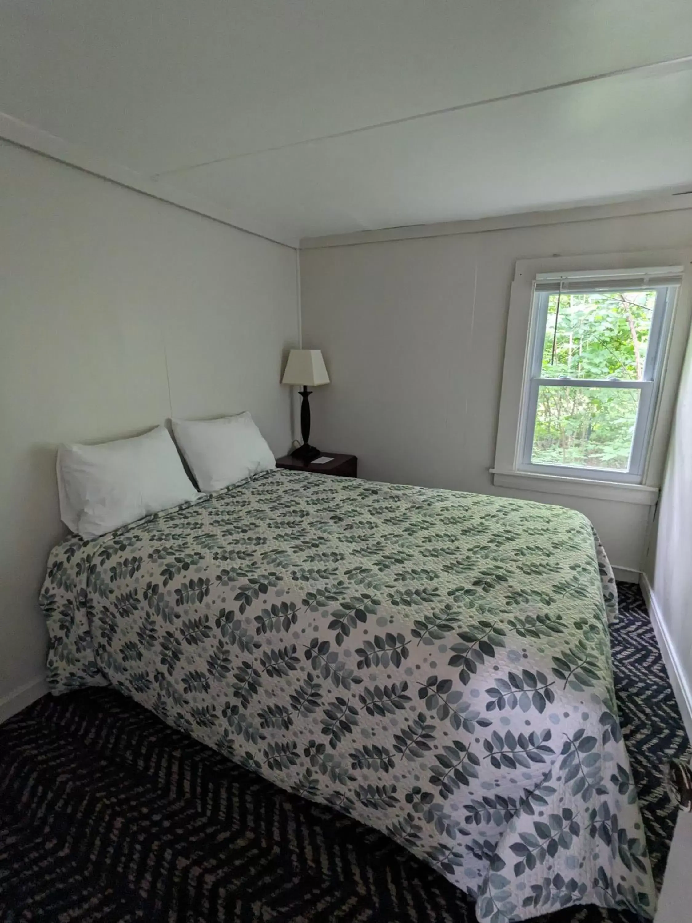 Three-Bedroom Cottage in Perry's Motel and Cottages Three-Bedroom Cottage in Perry's Motel and Cottages