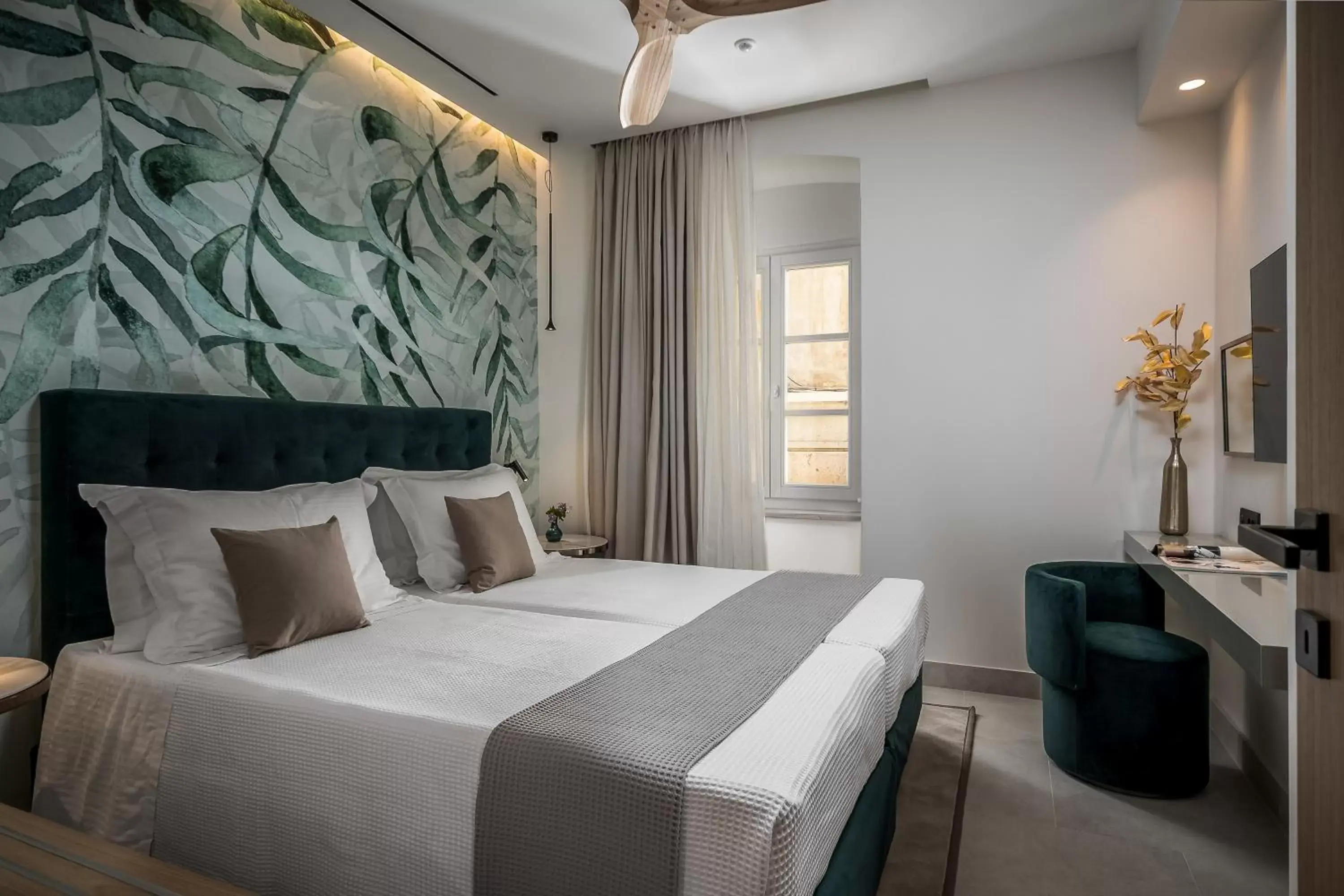 Deluxe King Suite in New York Luxury Suites Deluxe King Suite in New York Luxury Suites