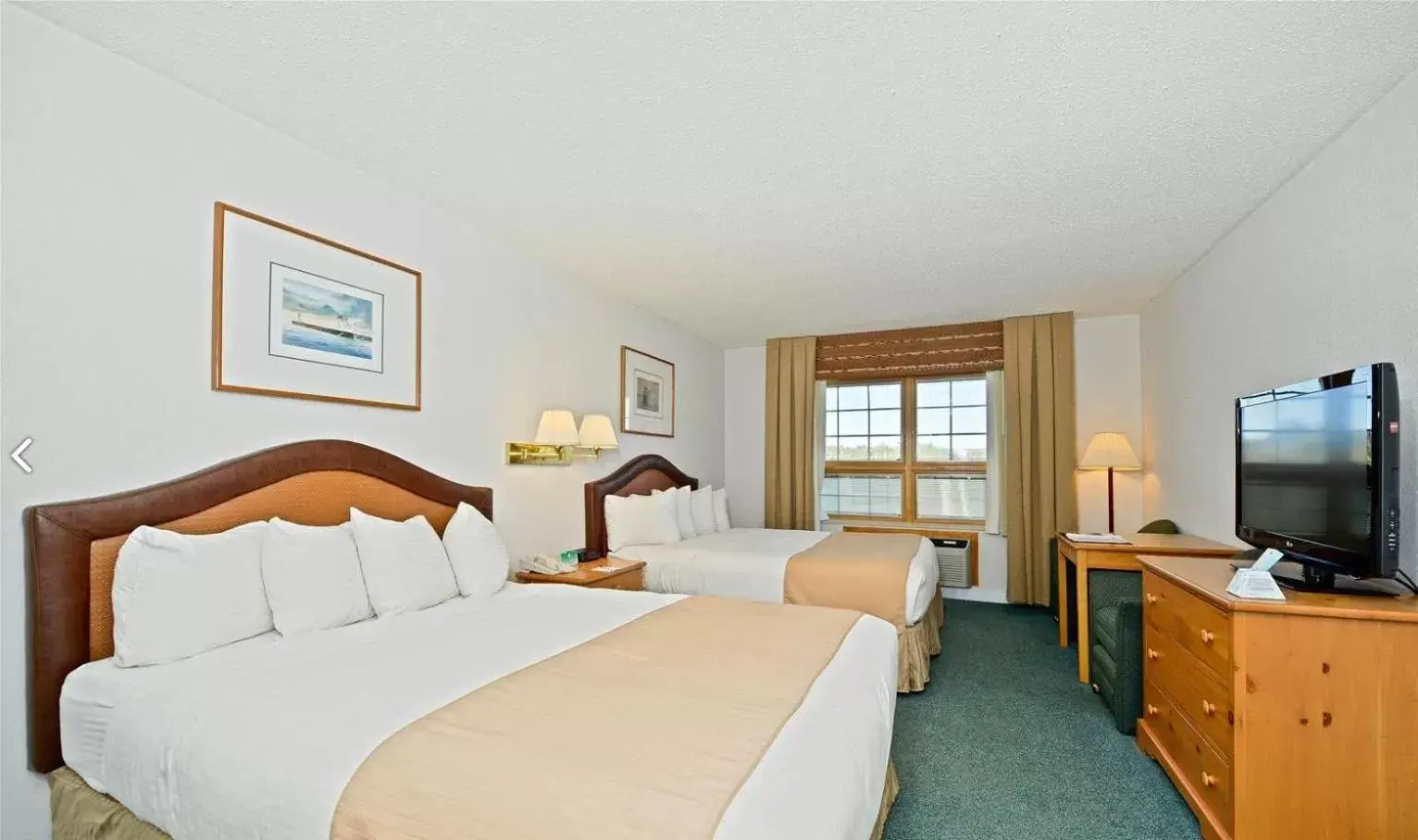 Queen Room with Two Queen Beds and Sofa Bed - Non Smoking in Best Western Sault Ste. Marie Queen Room with Two Queen Beds and Sofa Bed - Non Smoking in Best Western Sault Ste. Marie