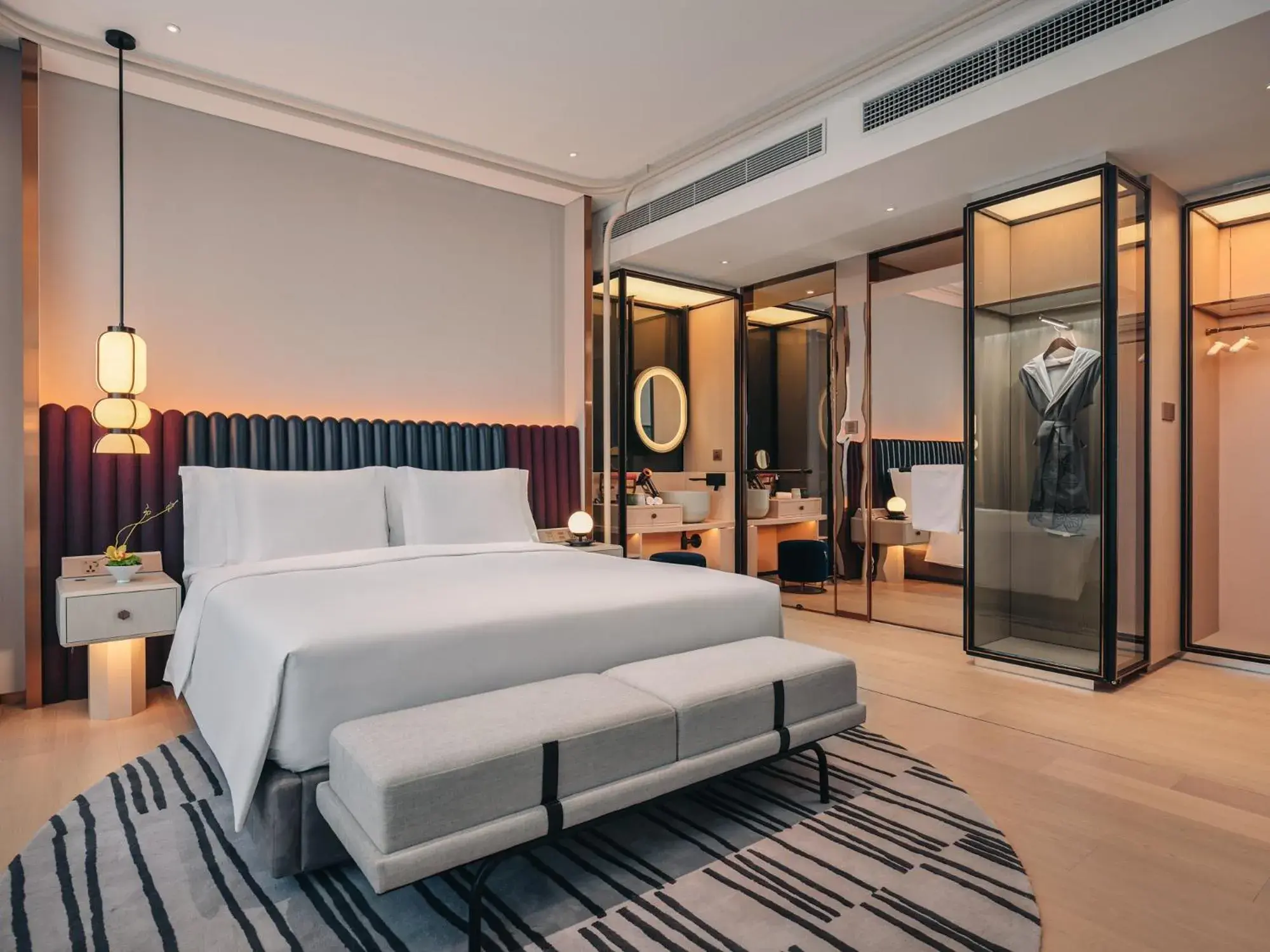 King Suite in Hotel Indigo Hangzhou Uptown,Close to Westlake , boutique design hotel with freeflow minibar King Suite in Hotel Indigo Hangzhou Uptown,Close to Westlake , boutique design hotel with freeflow minibar