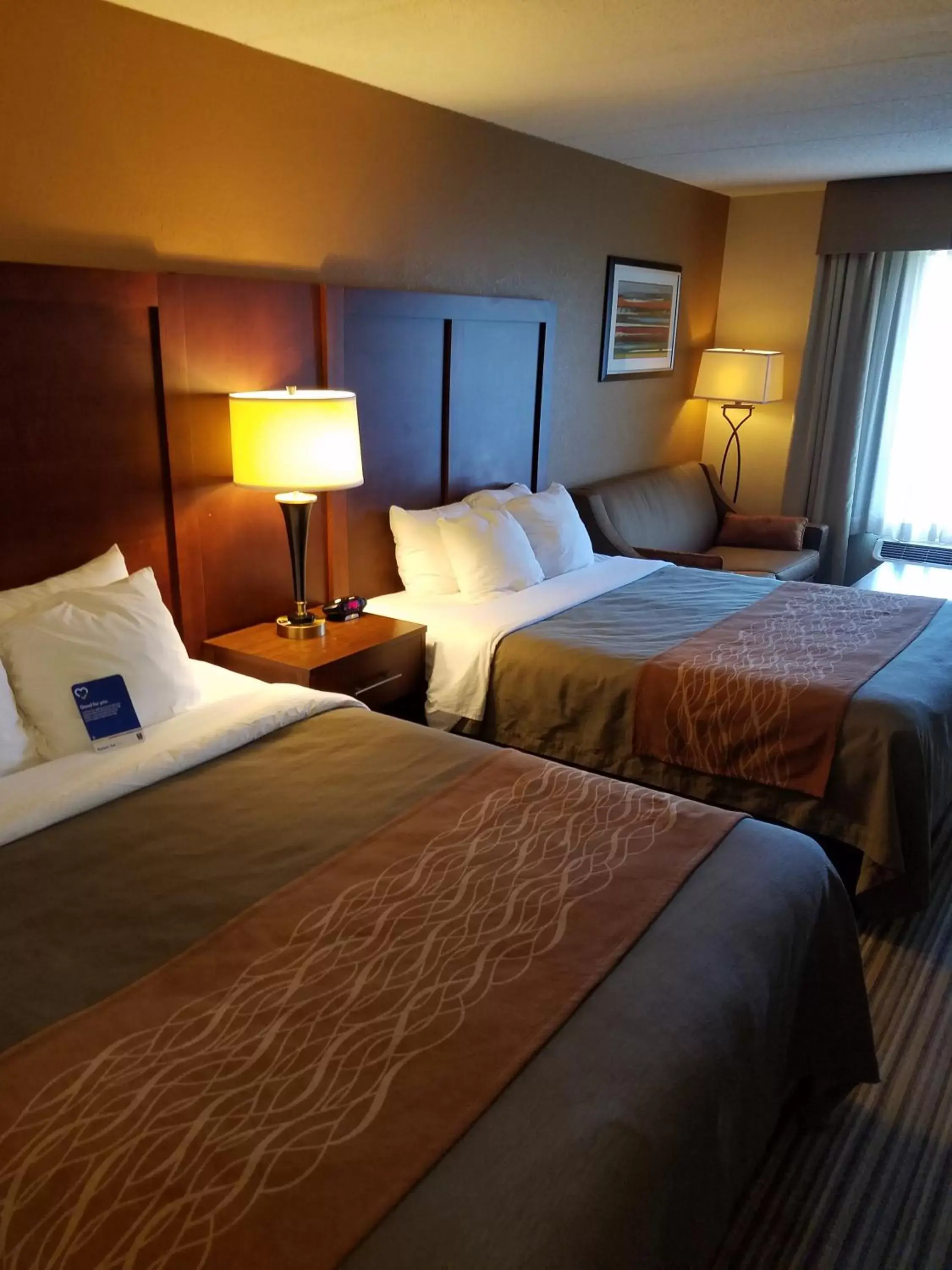Standard Queen Room with Two Queen Beds with Sitting Area in Comfort Inn Hummelstown near the Park - Hershey Standard Queen Room with Two Queen Beds with Sitting Area in Comfort Inn Hummelstown near the Park - Hershey