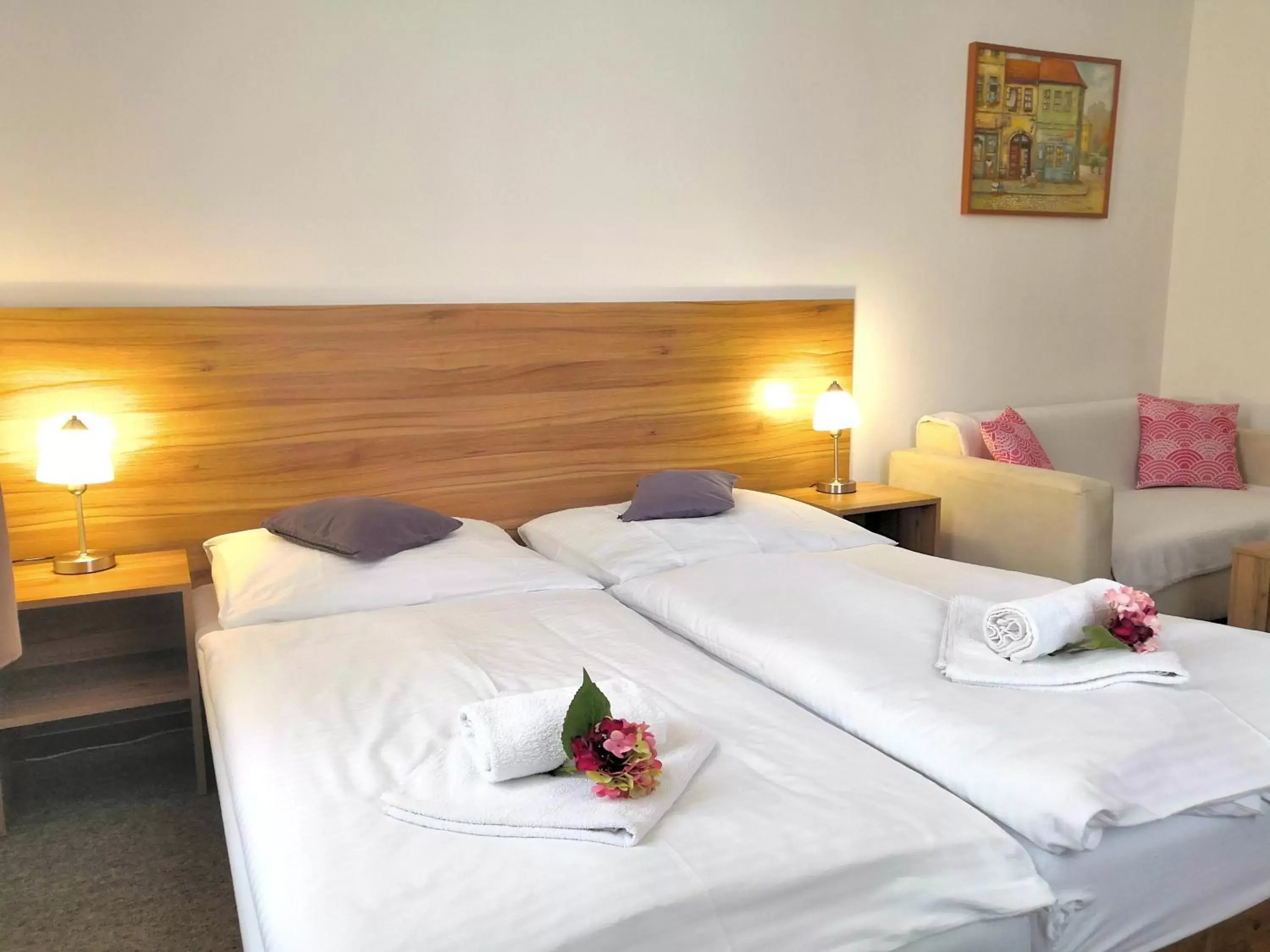 Economy Twin Room in Hotel U Brány Economy Twin Room in Hotel U Brány