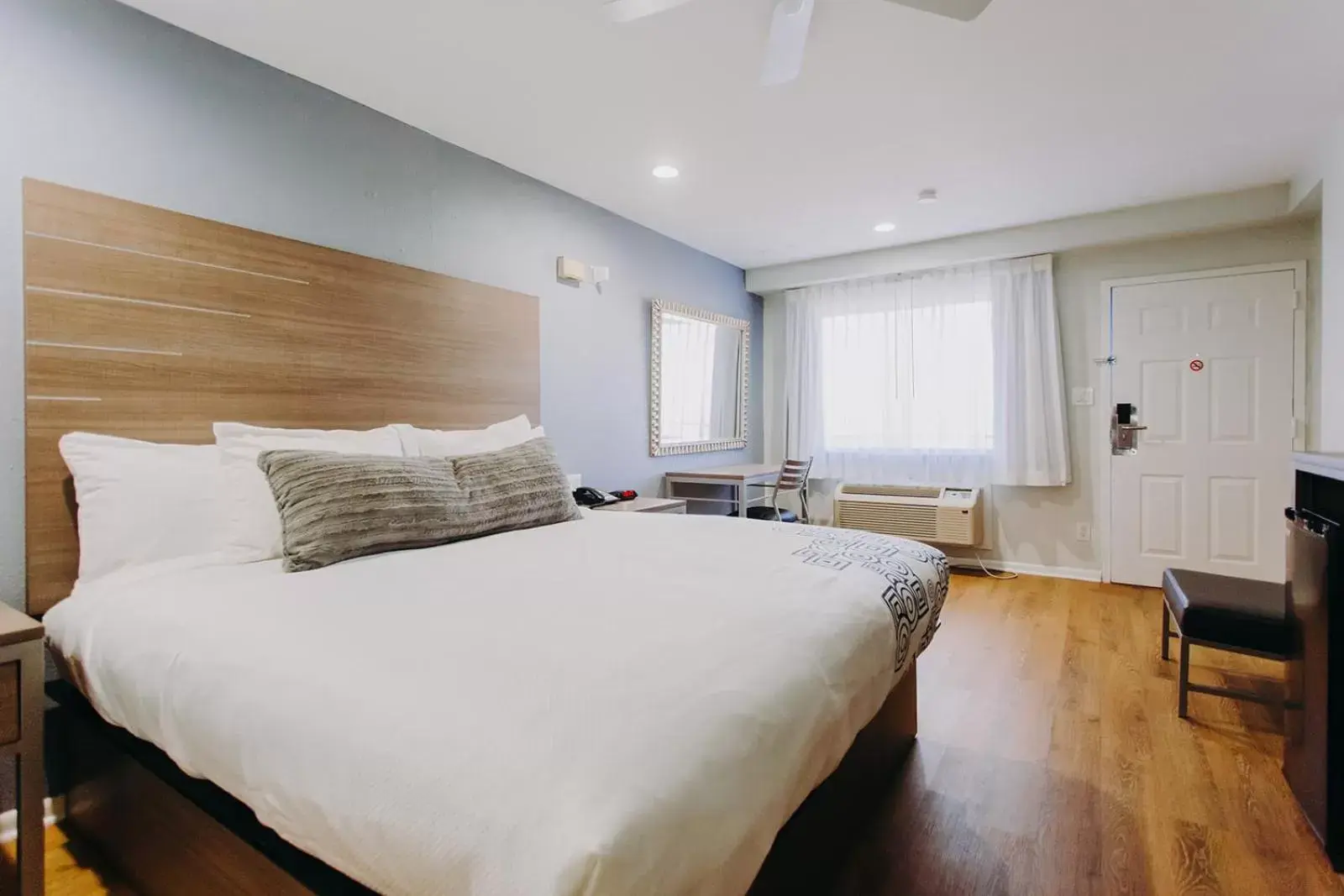 King Room in Scottish Inn & Suites - Kemah Boardwalk King Room in Scottish Inn & Suites - Kemah Boardwalk