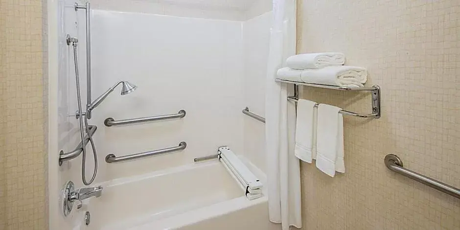 King Room - Mobility Access/Hearing Accessible in Holiday Inn Express Cleveland Airport - Brook Park, an IHG Hotel King Room - Mobility Access/Hearing Accessible in Holiday Inn Express Cleveland Airport - Brook Park, an IHG Hotel