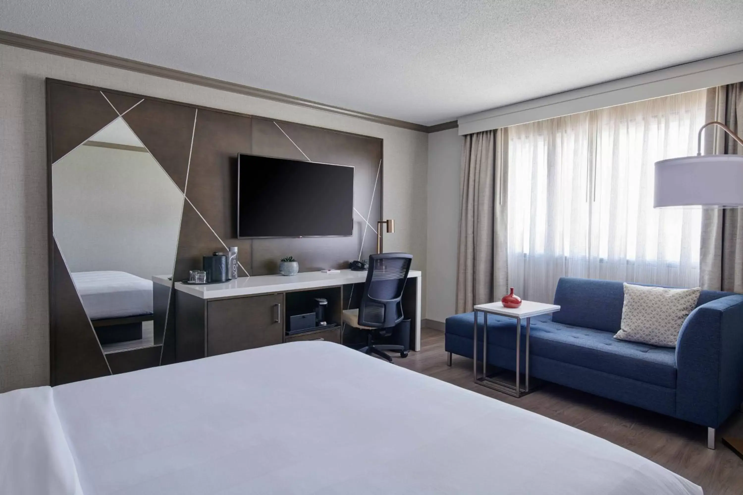 Concierge Level - King or Double Room in Detroit Marriott Troy Concierge Level - King or Double Room in Detroit Marriott Troy