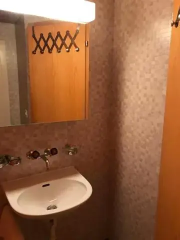 Triple Room in Hasli Lodge Triple Room in Hasli Lodge