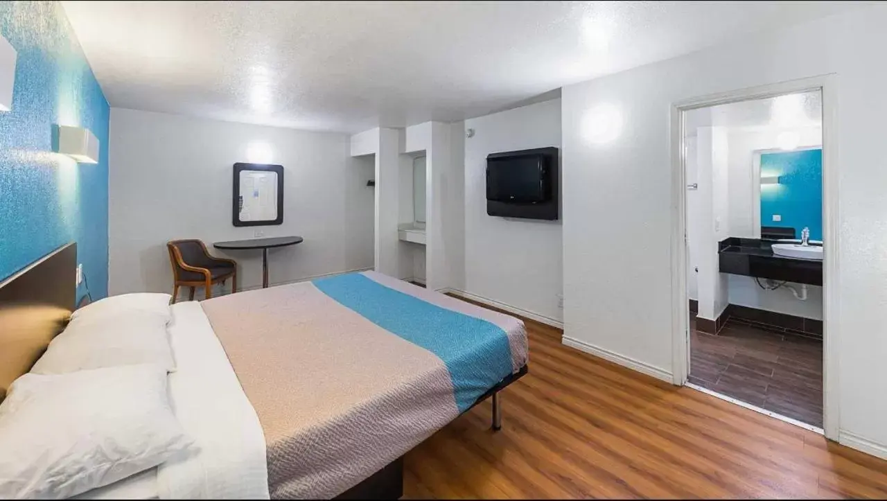 Motel 6-Grand Prairie, TX - Interstate 30 Motel 6-Grand Prairie, TX - Interstate 30