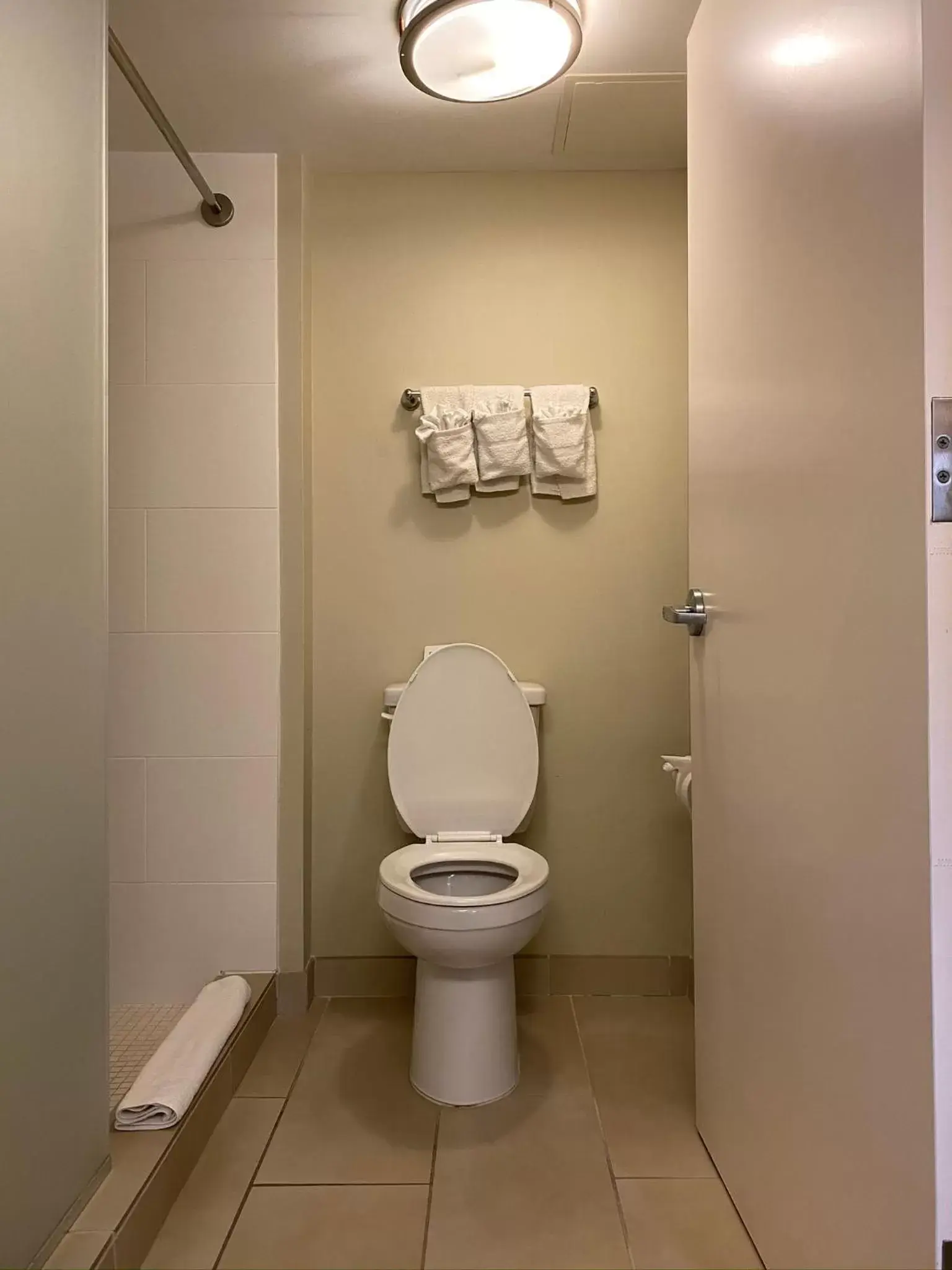 King Room - Non-Smoking in Clarion Inn Atlantic City - Beach and Boardwalk King Room - Non-Smoking in Clarion Inn Atlantic City - Beach and Boardwalk