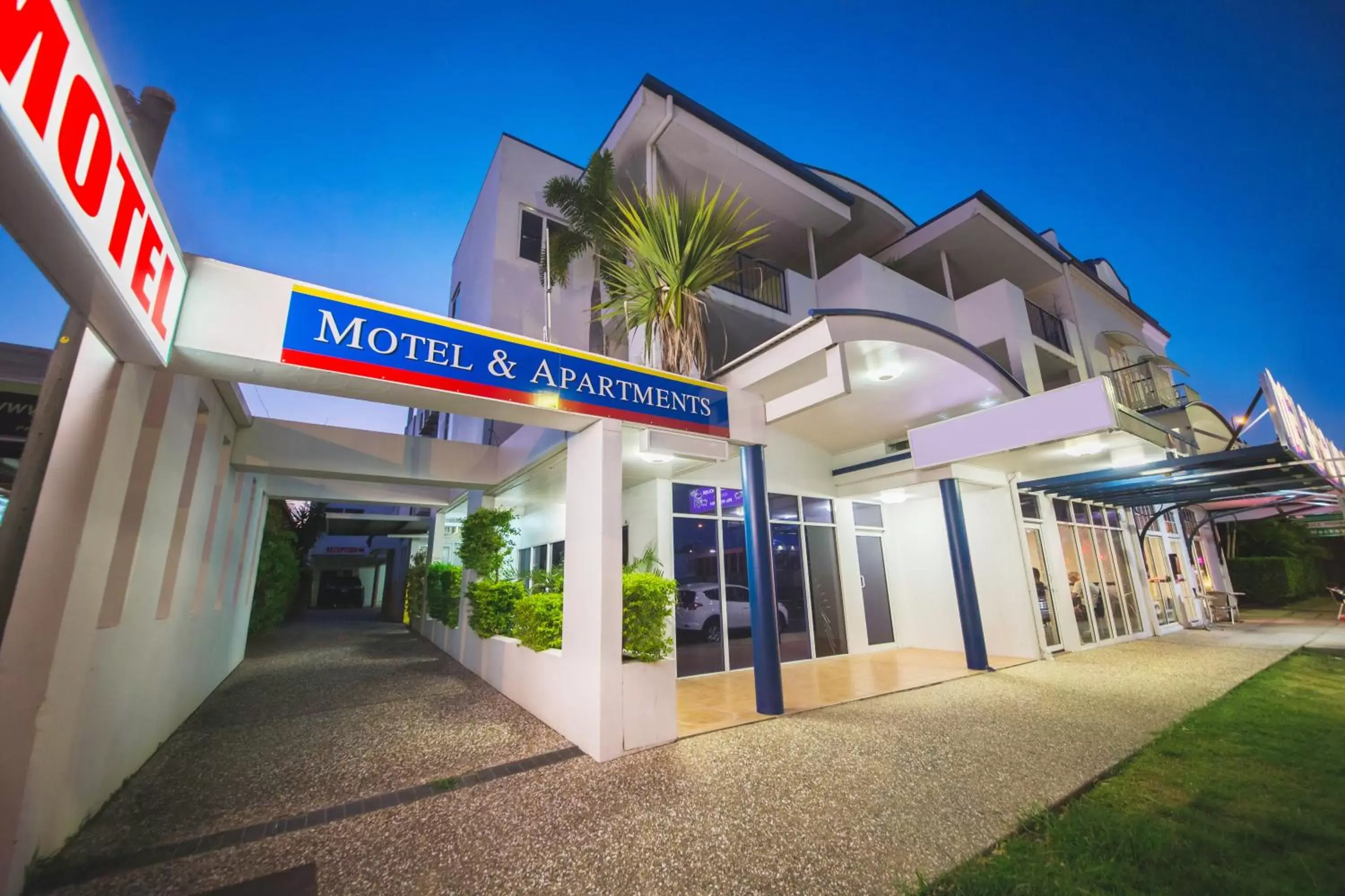 Cosmopolitan Motel & Serviced Apartments Cosmopolitan Motel & Serviced Apartments