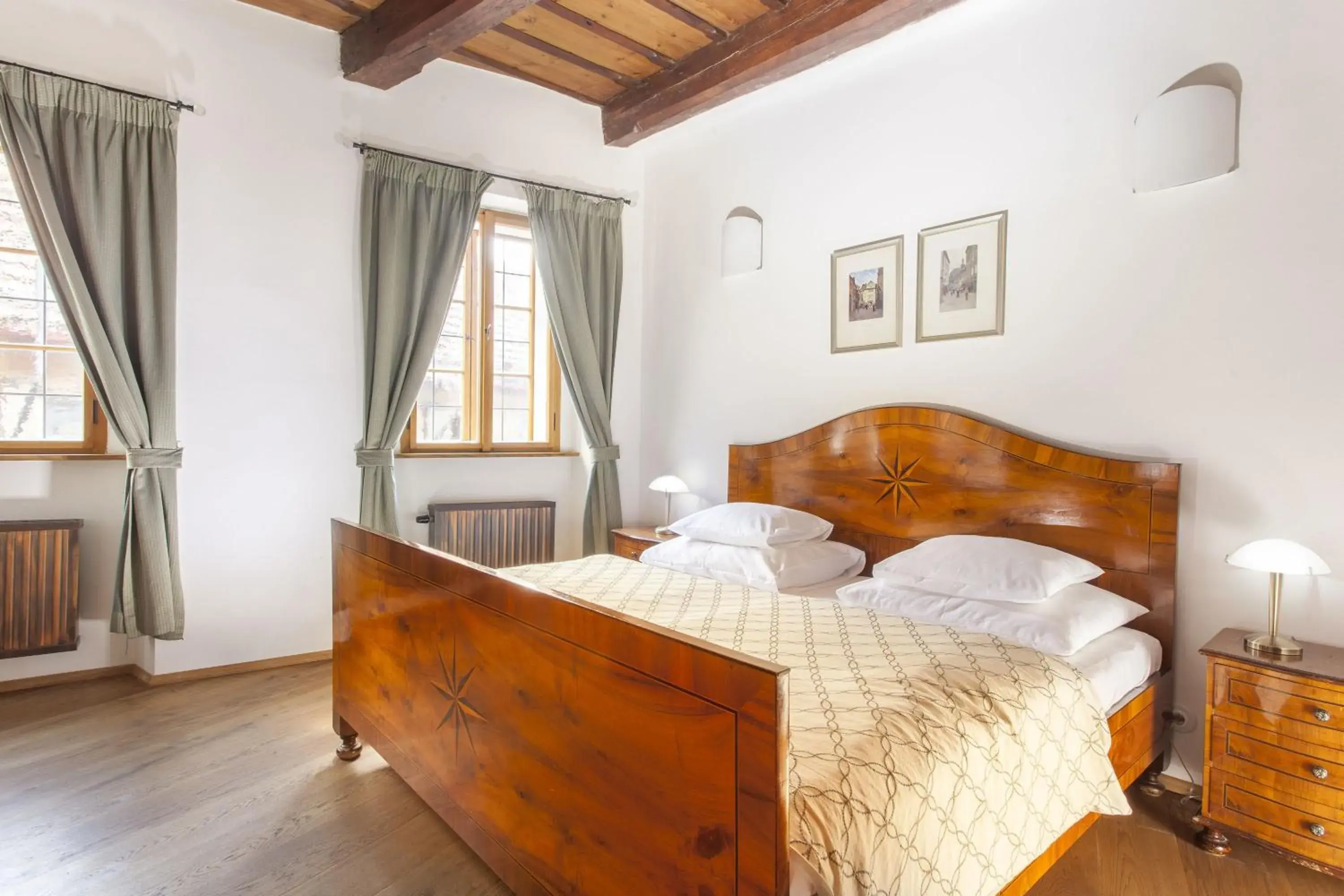 Hotel At the Green Grape Hotel At the Green Grape