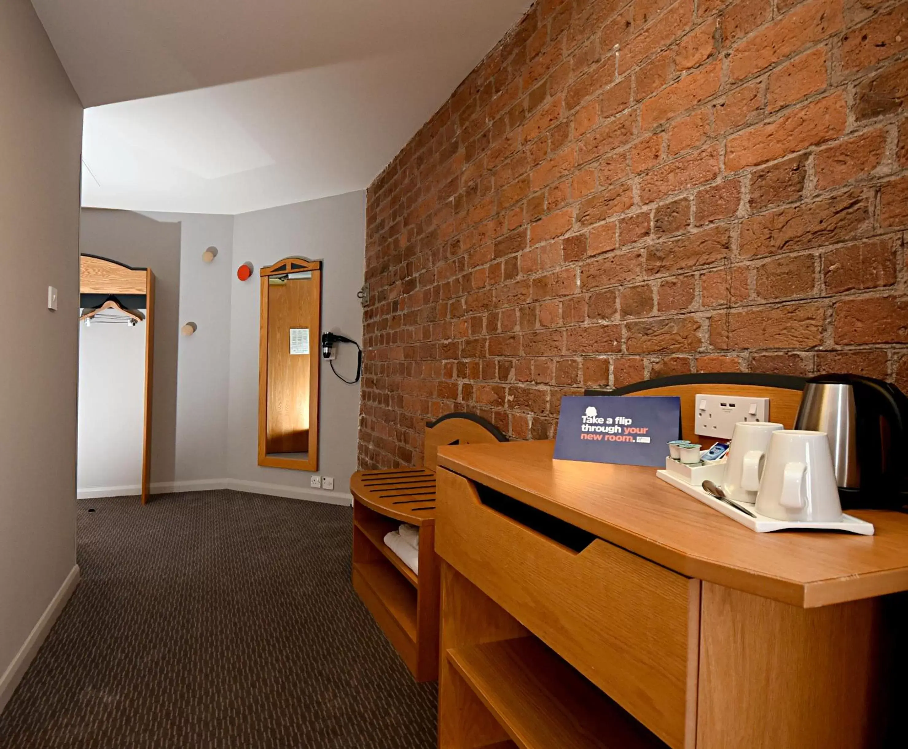 Standard Room with Free Hot Breakfast in Holiday Inn Express Liverpool-Albert Dock by IHG Standard Room with Free Hot Breakfast in Holiday Inn Express Liverpool-Albert Dock by IHG