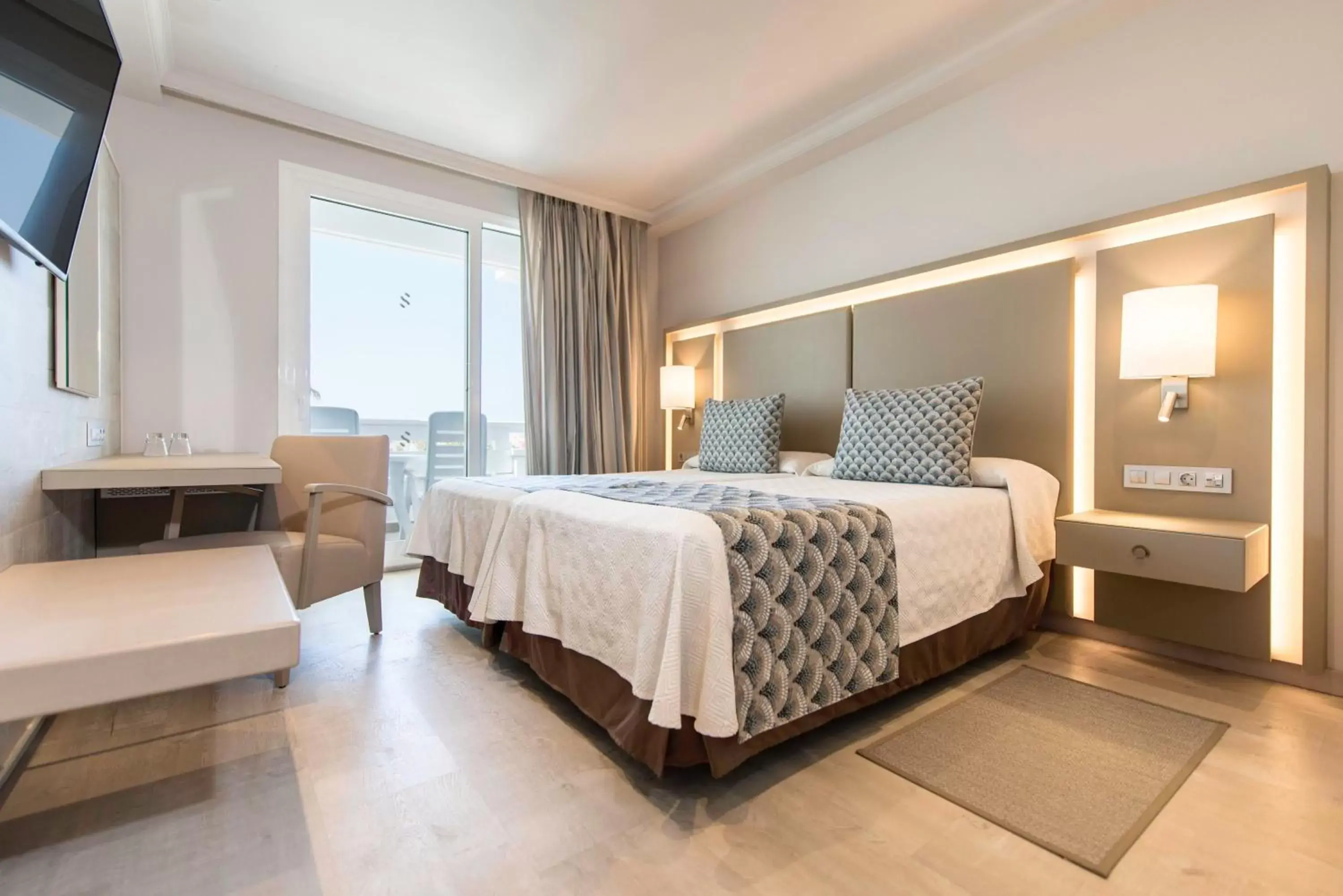 Double Room Pool View (2 Adults + 1 Child) in Spring Hotel Vulcano Double Room Pool View (2 Adults + 1 Child) in Spring Hotel Vulcano