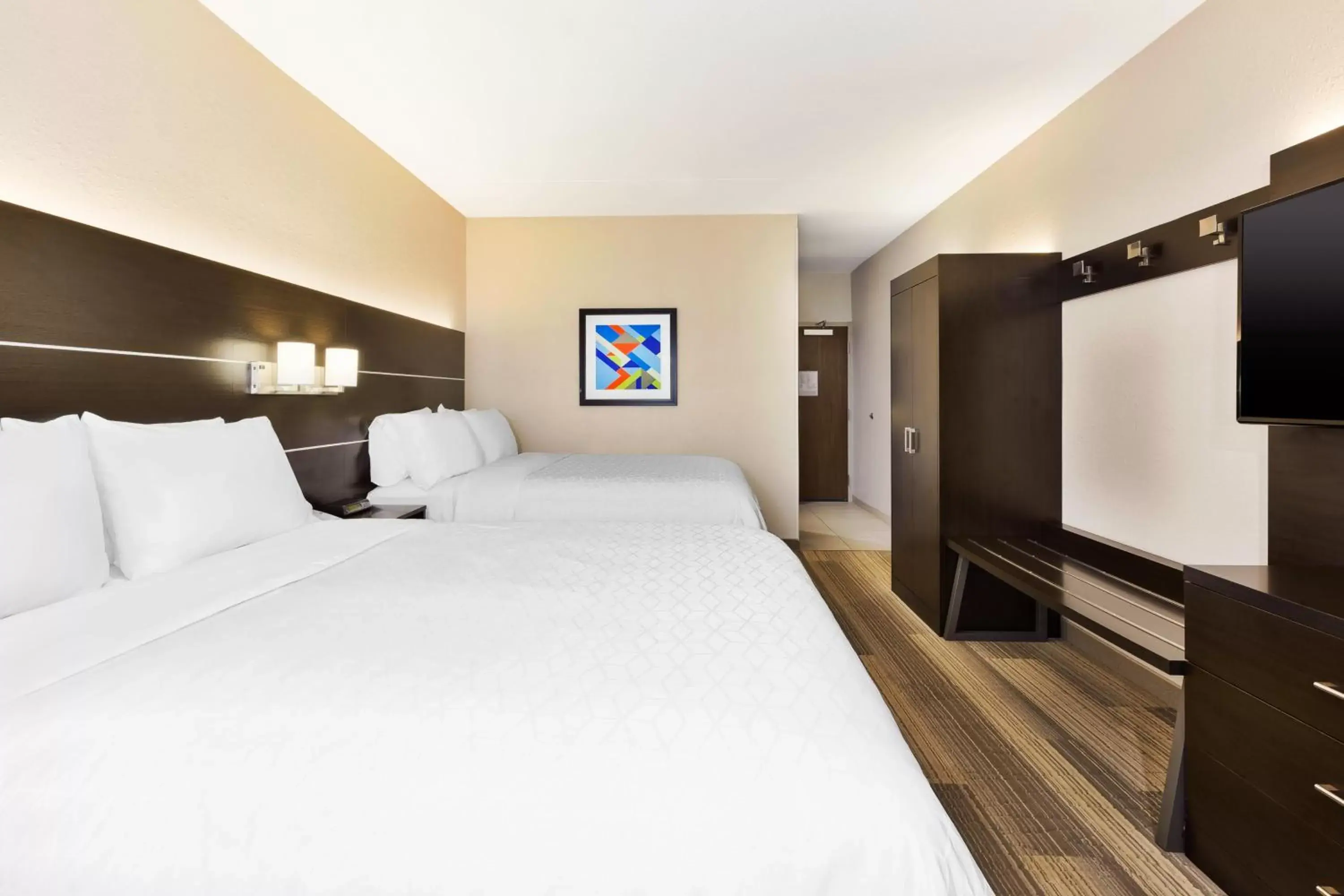 Double Room with Two Double Beds - Disability Access in Holiday Inn Express Detroit-Warren/General Motors Technology Center by IHG Double Room with Two Double Beds - Disability Access in Holiday Inn Express Detroit-Warren/General Motors Technology Center by IHG