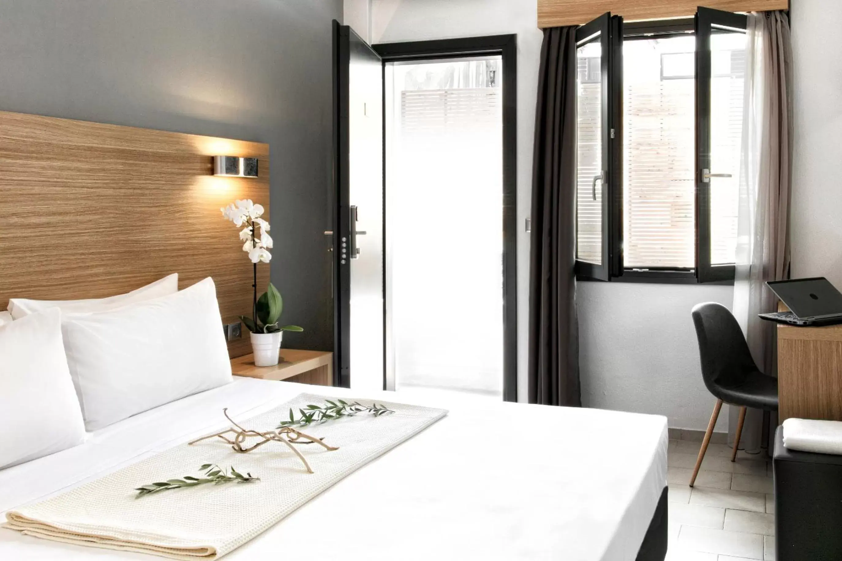 Standard Double Room with Window in Atlas Skiathos Standard Double Room with Window in Atlas Skiathos