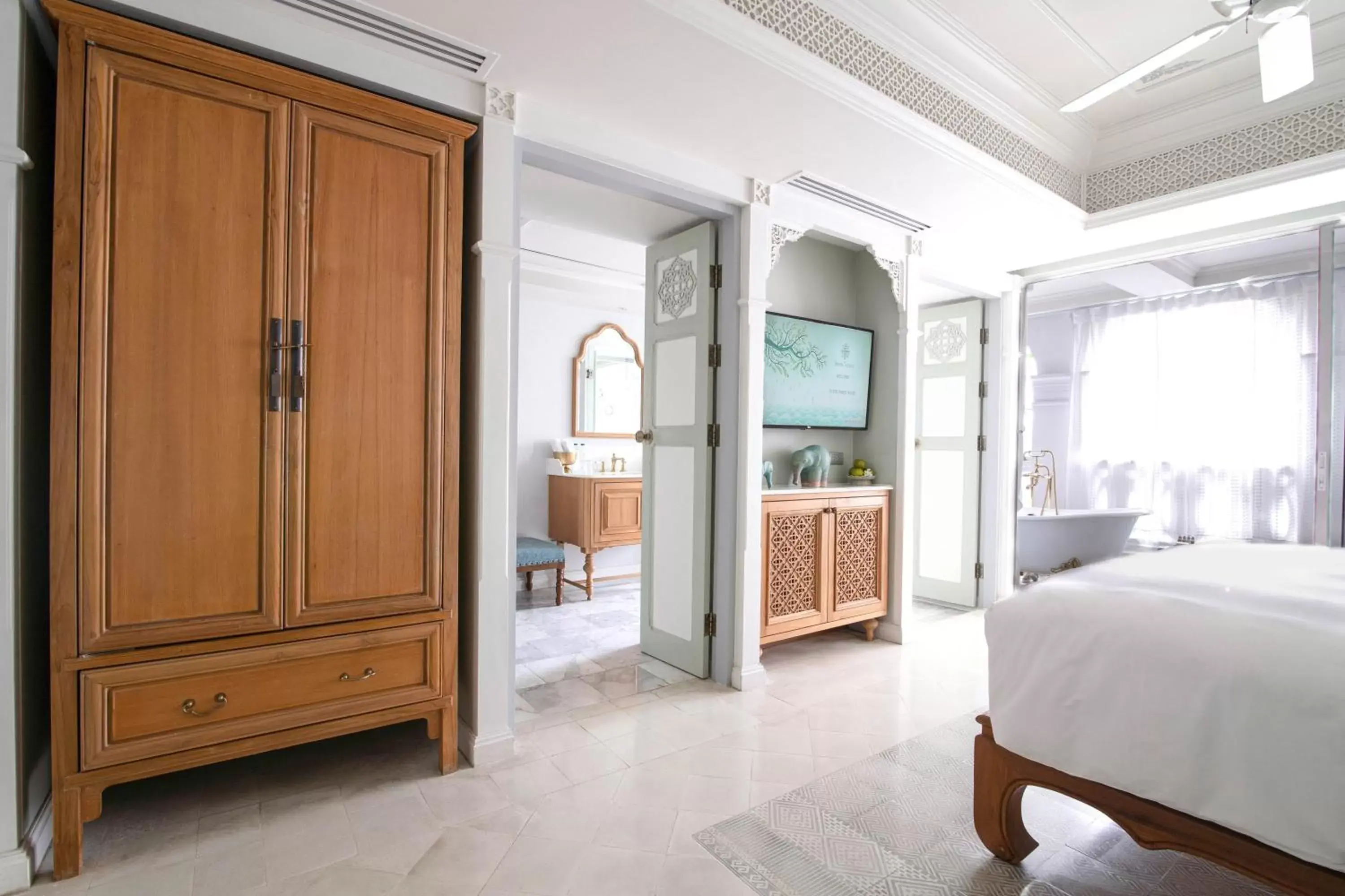 The Bedroom with Balcony - King size Bed in The Inside House The Bedroom with Balcony - King size Bed in The Inside House