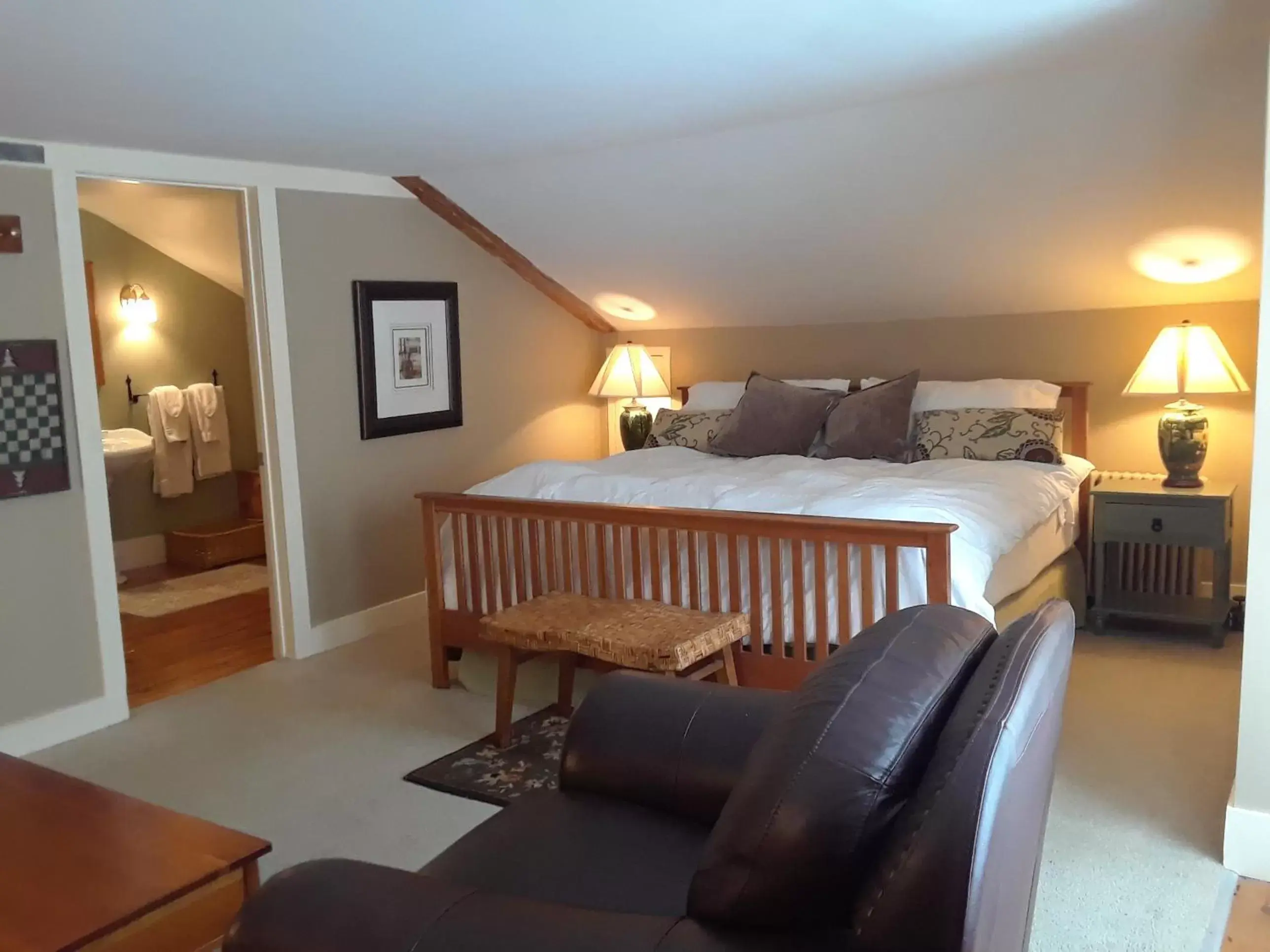 Deluxe Suite in Waybury Inn Deluxe Suite in Waybury Inn