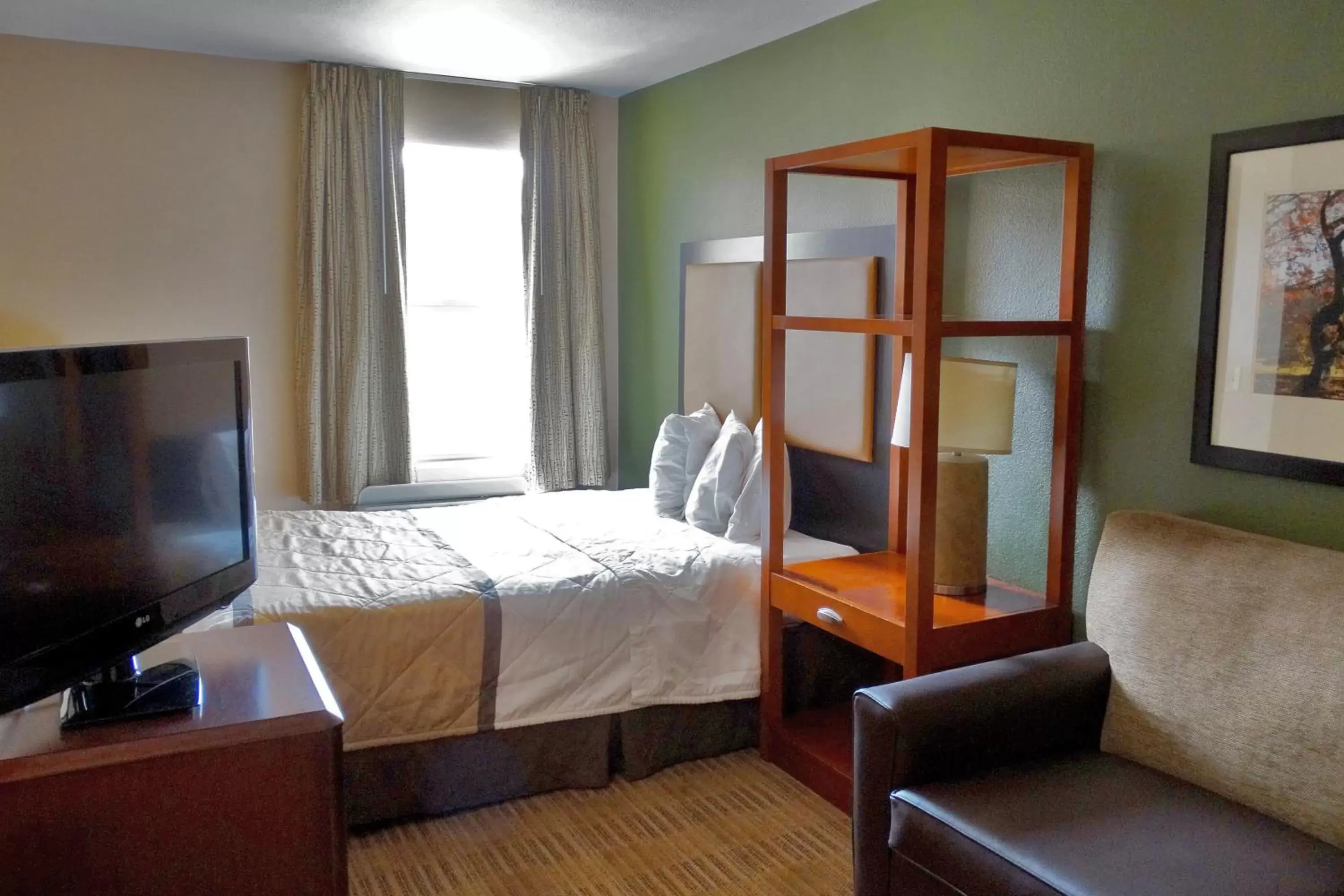 Deluxe Studio with 1 Queen Bed - Non-Smoking in Extended Stay America Suites - Dallas - Las Colinas - Green Park Dr Deluxe Studio with 1 Queen Bed - Non-Smoking in Extended Stay America Suites - Dallas - Las Colinas - Green Park Dr