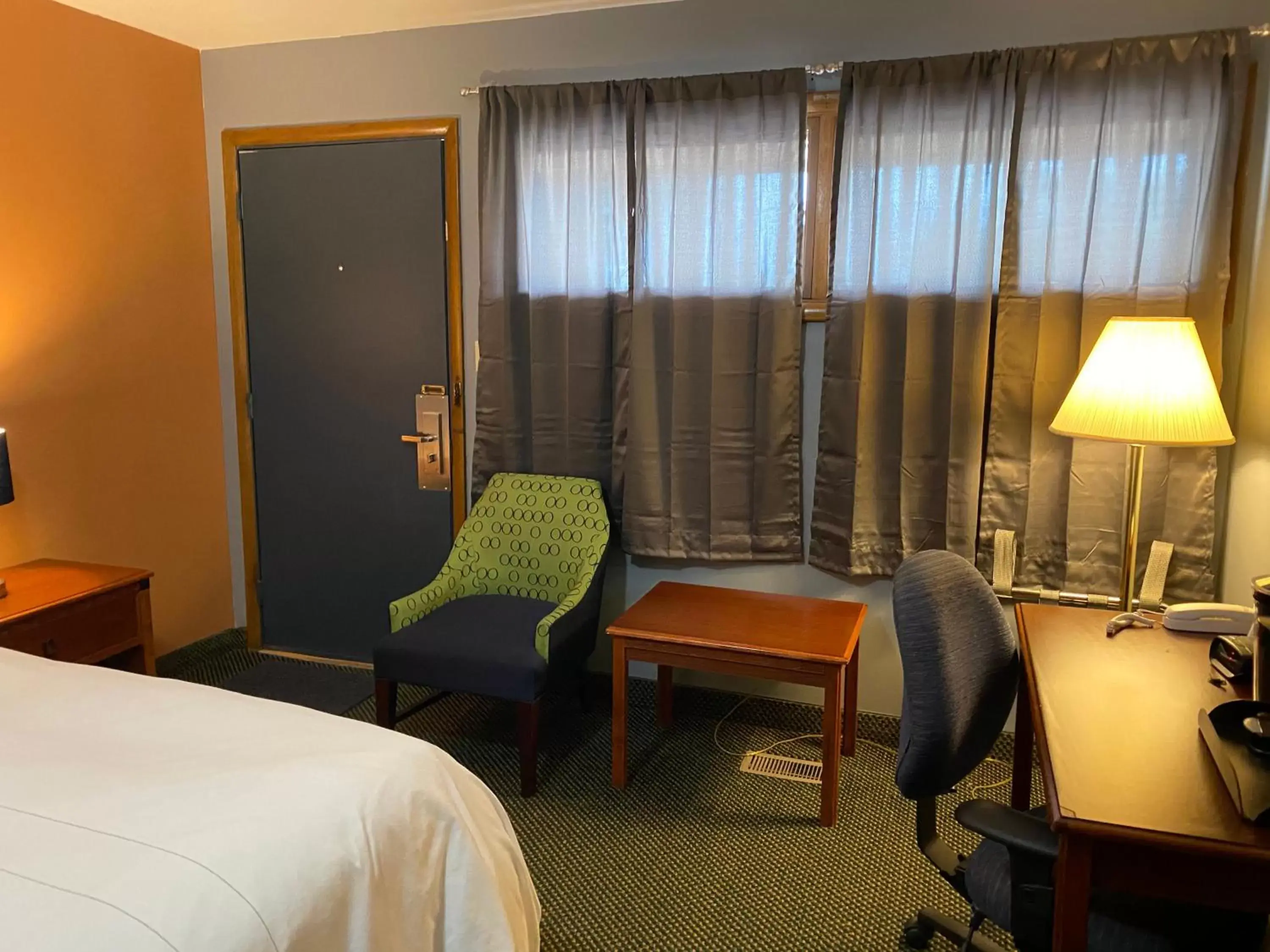 King Room - Non-Smoking in Diamond Motel - Abilene King Room - Non-Smoking in Diamond Motel - Abilene