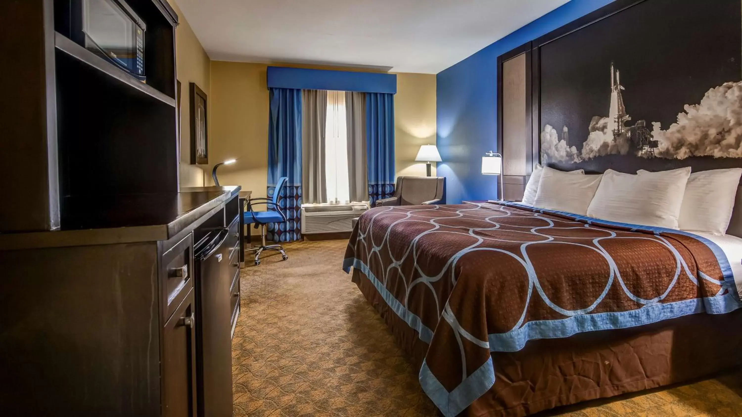 King Room in SureStay Plus Hotel by Best Western Alvin King Room in SureStay Plus Hotel by Best Western Alvin