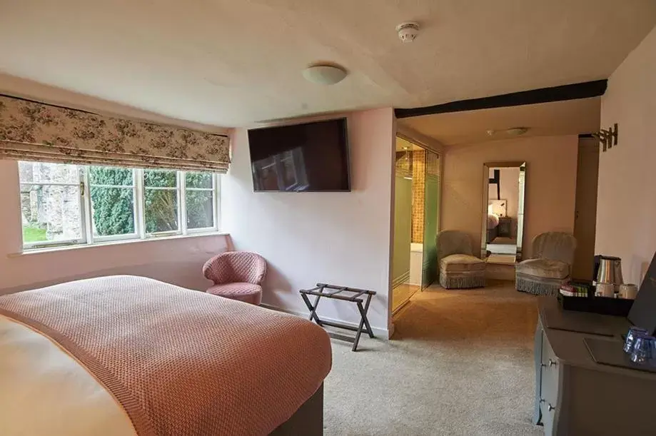 Superior Double Room in The Woolpack Hotel Superior Double Room in The Woolpack Hotel