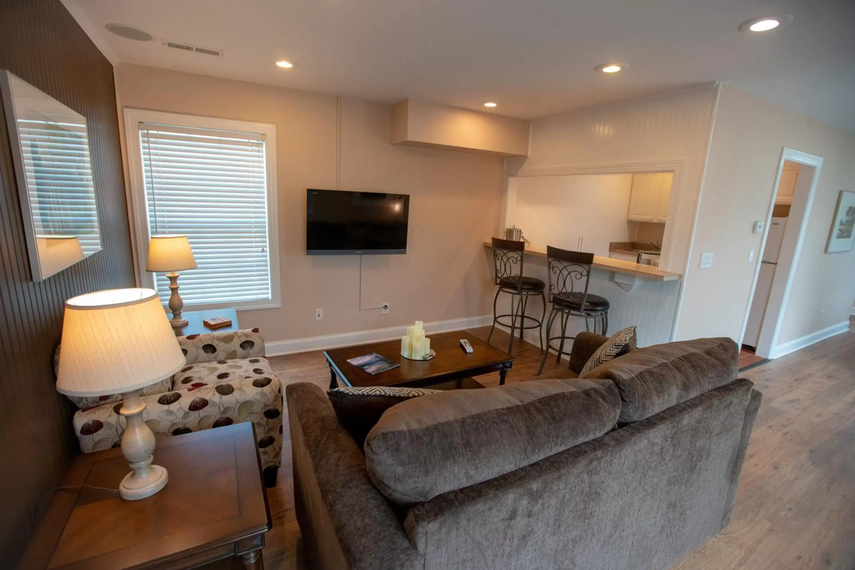 Howard's Creek Inn Howard's Creek Inn