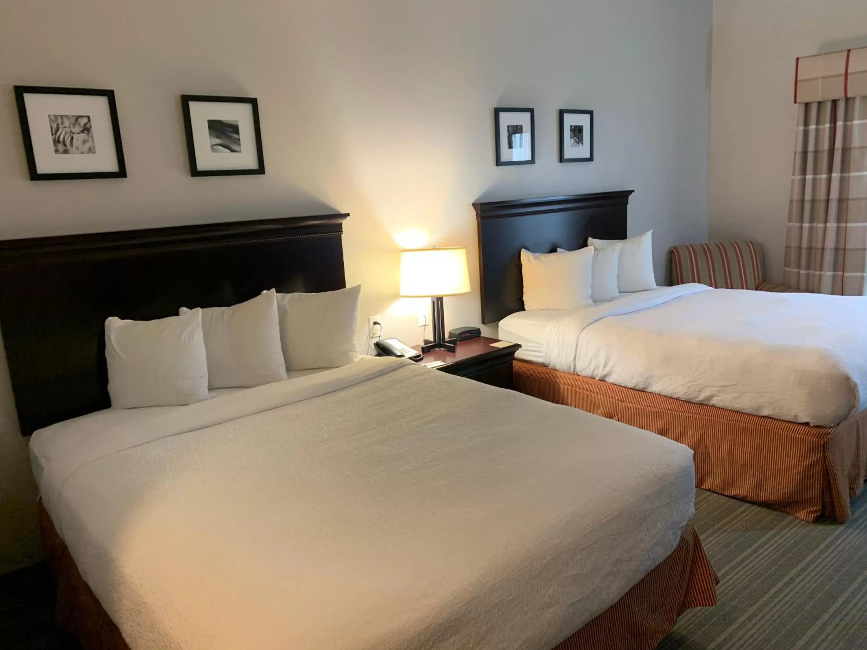 Queen Room with Two Queen Beds in Country Inn & Suites by Radisson, Kearney, NE Queen Room with Two Queen Beds in Country Inn & Suites by Radisson, Kearney, NE