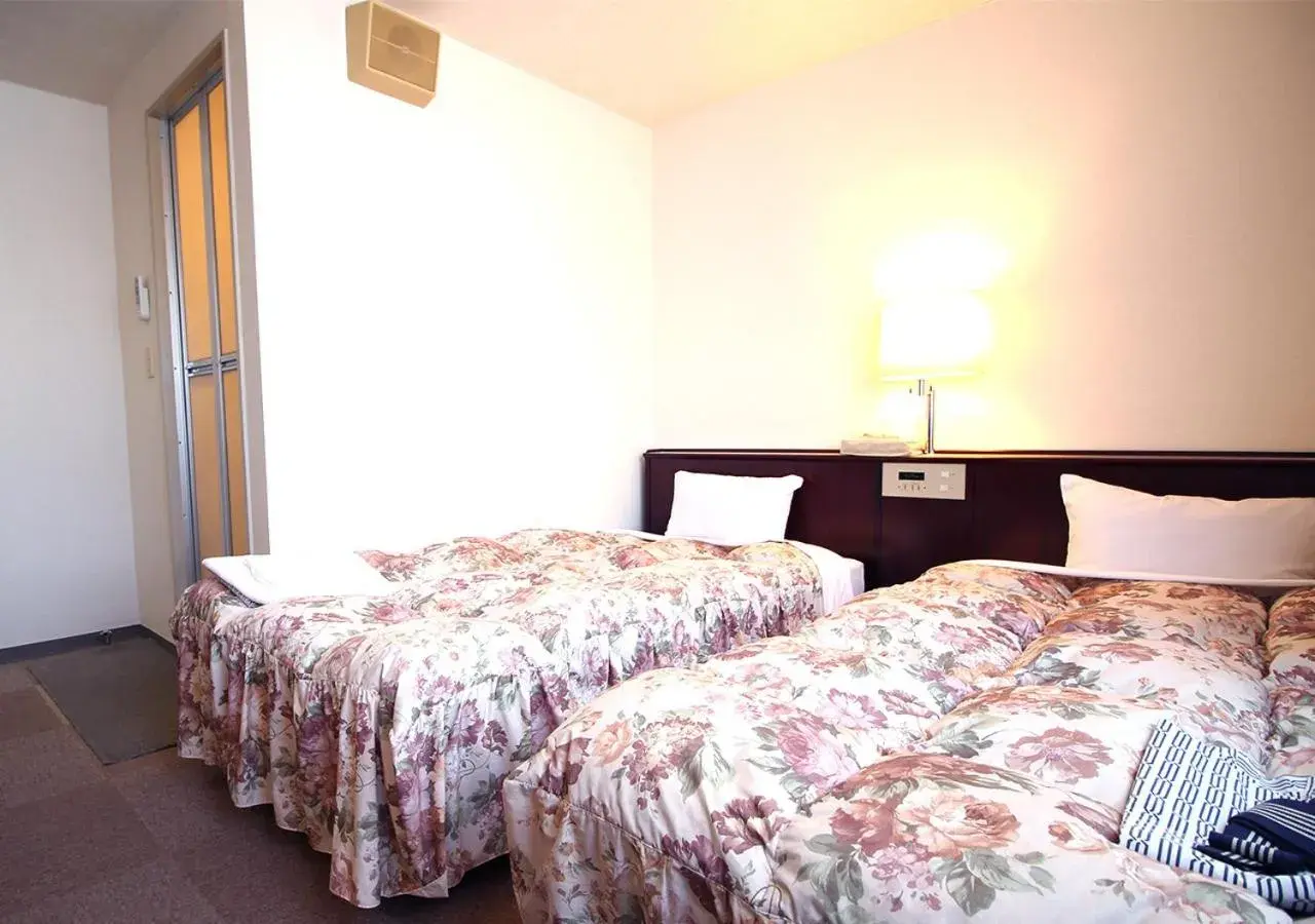 Twin Room - Non-Smoking in Royal Inn Shinyamaguchi Ekimae Twin Room - Non-Smoking in Royal Inn Shinyamaguchi Ekimae