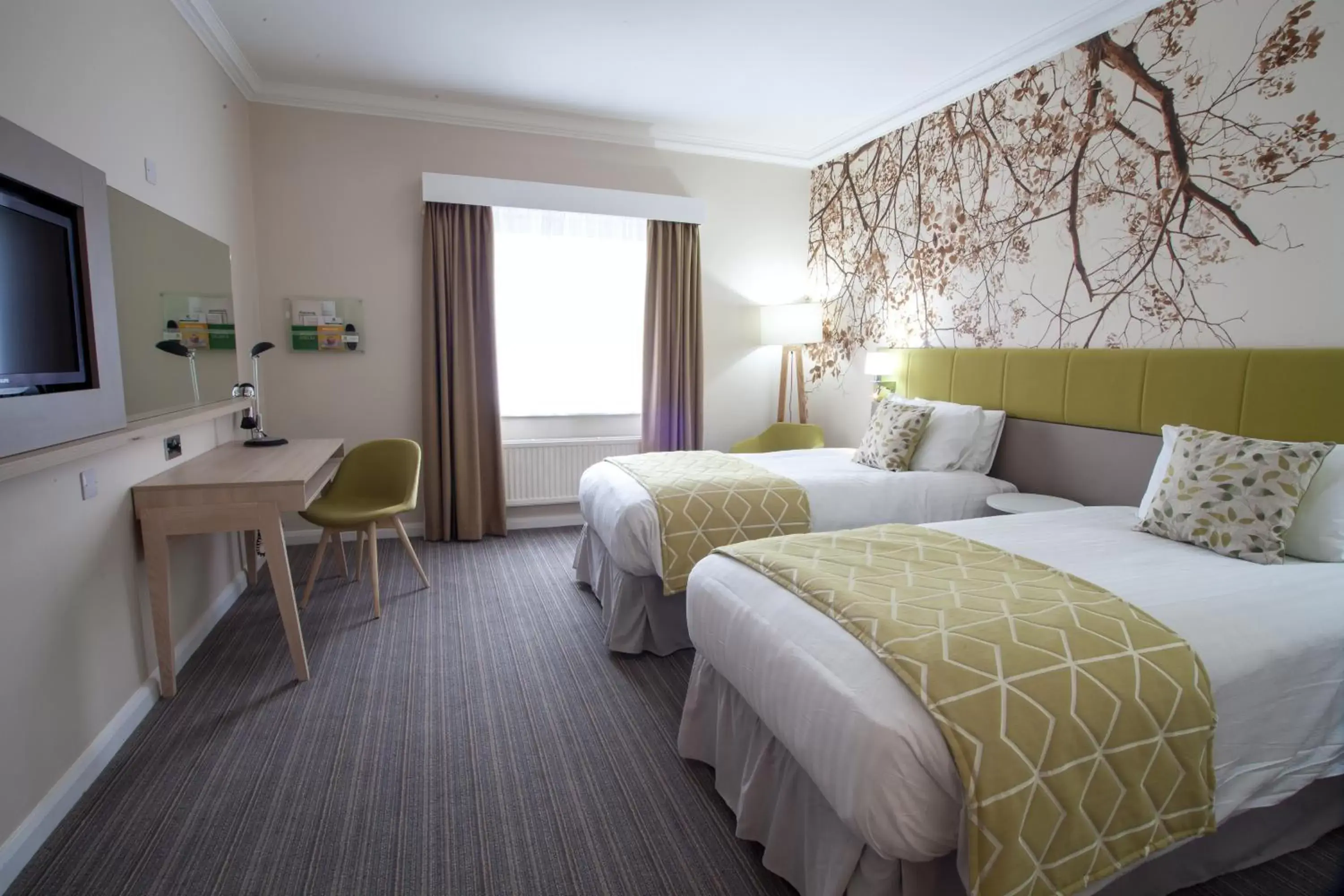 Standard Room in Holiday Inn Corby Kettering A43 by IHG Standard Room in Holiday Inn Corby Kettering A43 by IHG