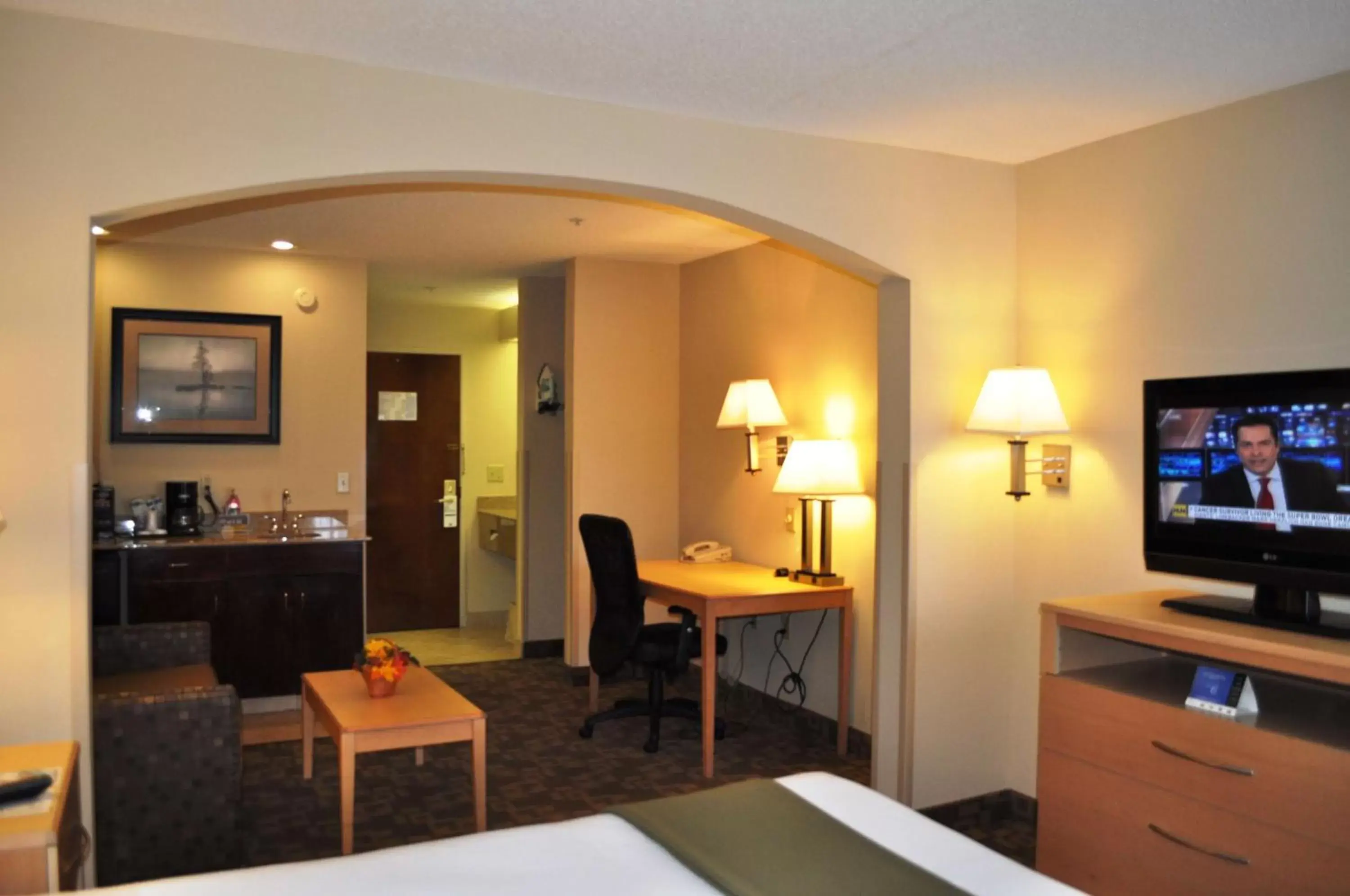 Junior King Suite in SureStay Plus Hotel by Best Western Roanoke Rapids I-95 Junior King Suite in SureStay Plus Hotel by Best Western Roanoke Rapids I-95