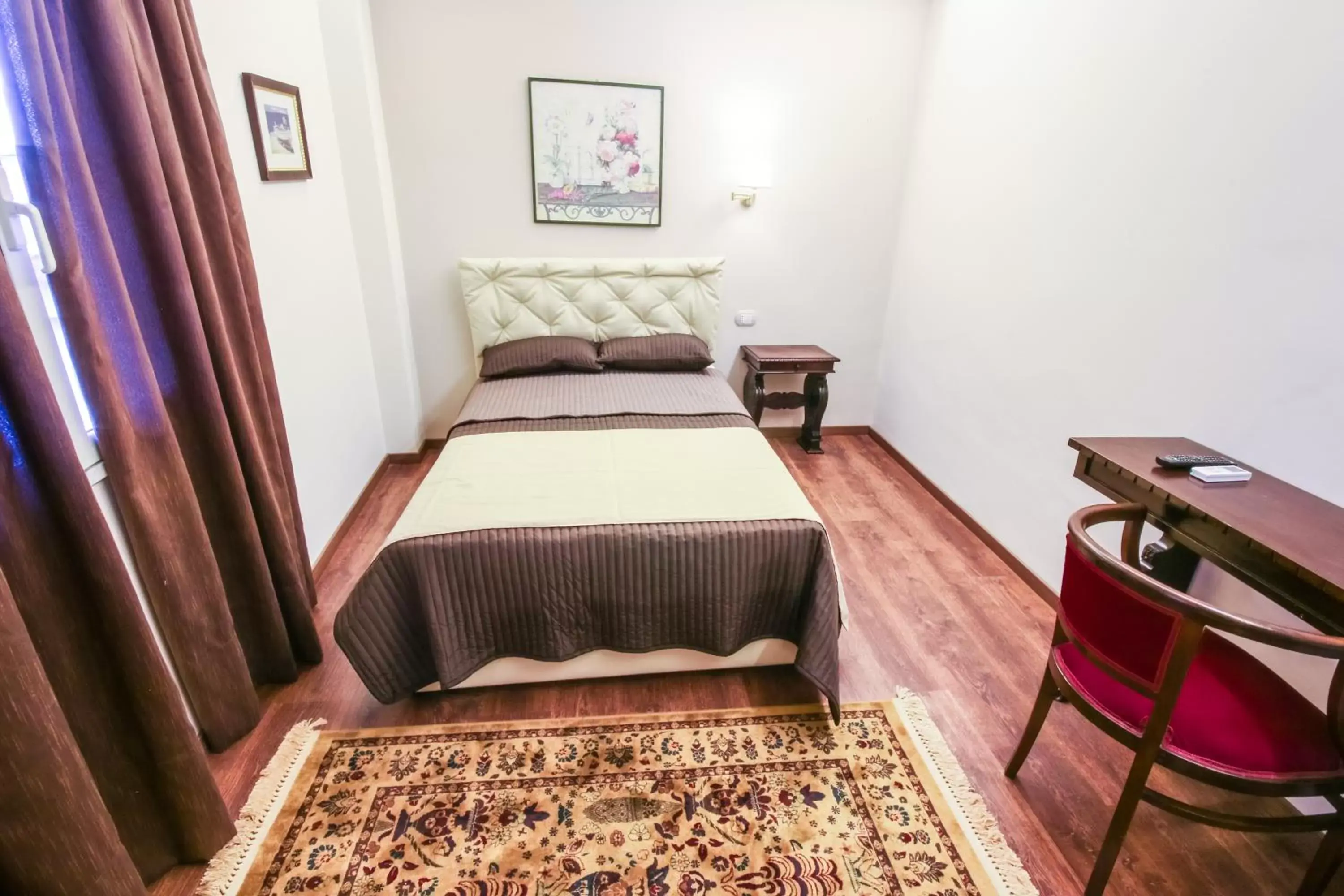 Single Room with Private Bathroom - single occupancy in 96 Guest House Single Room with Private Bathroom - single occupancy in 96 Guest House