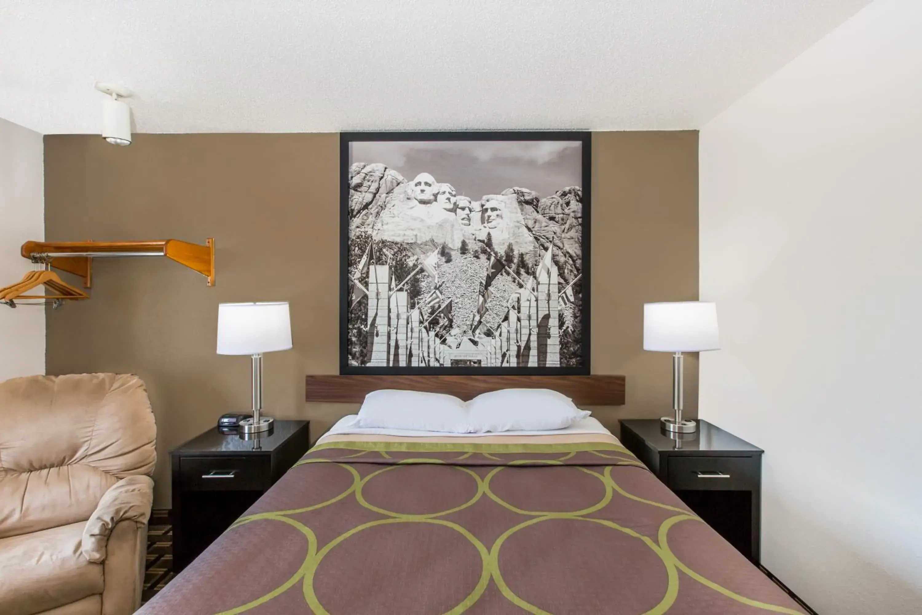 Room with Queen Bed - Non Smoking in Super 8 by Wyndham Wayne Room with Queen Bed - Non Smoking in Super 8 by Wyndham Wayne