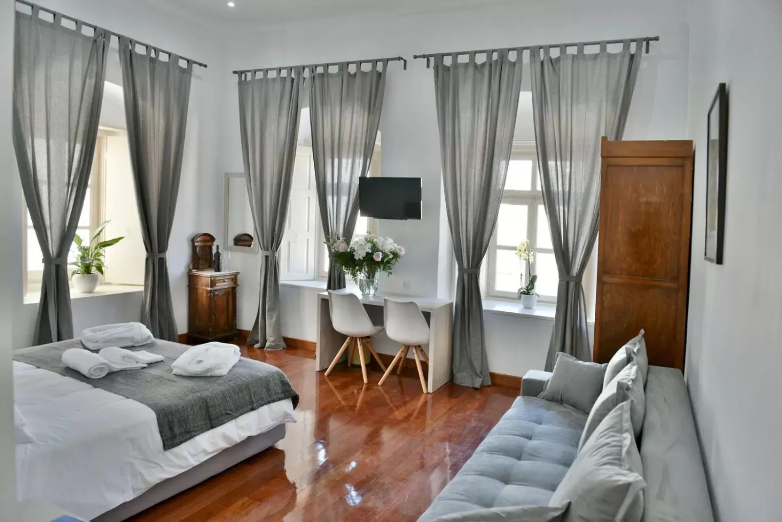 Junior Suite with Sea View in Douskos Port House Junior Suite with Sea View in Douskos Port House