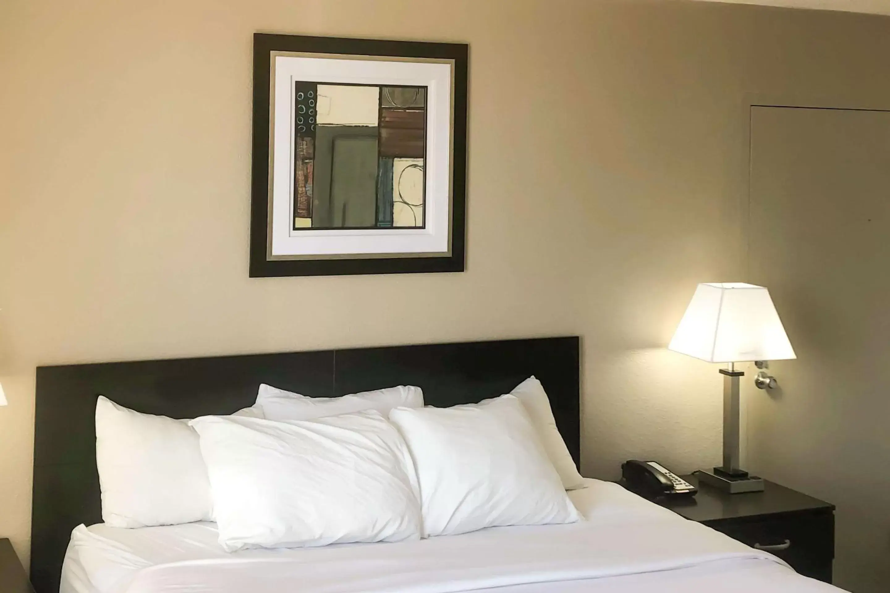 King Room - Accessible/Non Smoking in Clarion Inn and Events Center Pueblo North King Room - Accessible/Non Smoking in Clarion Inn and Events Center Pueblo North