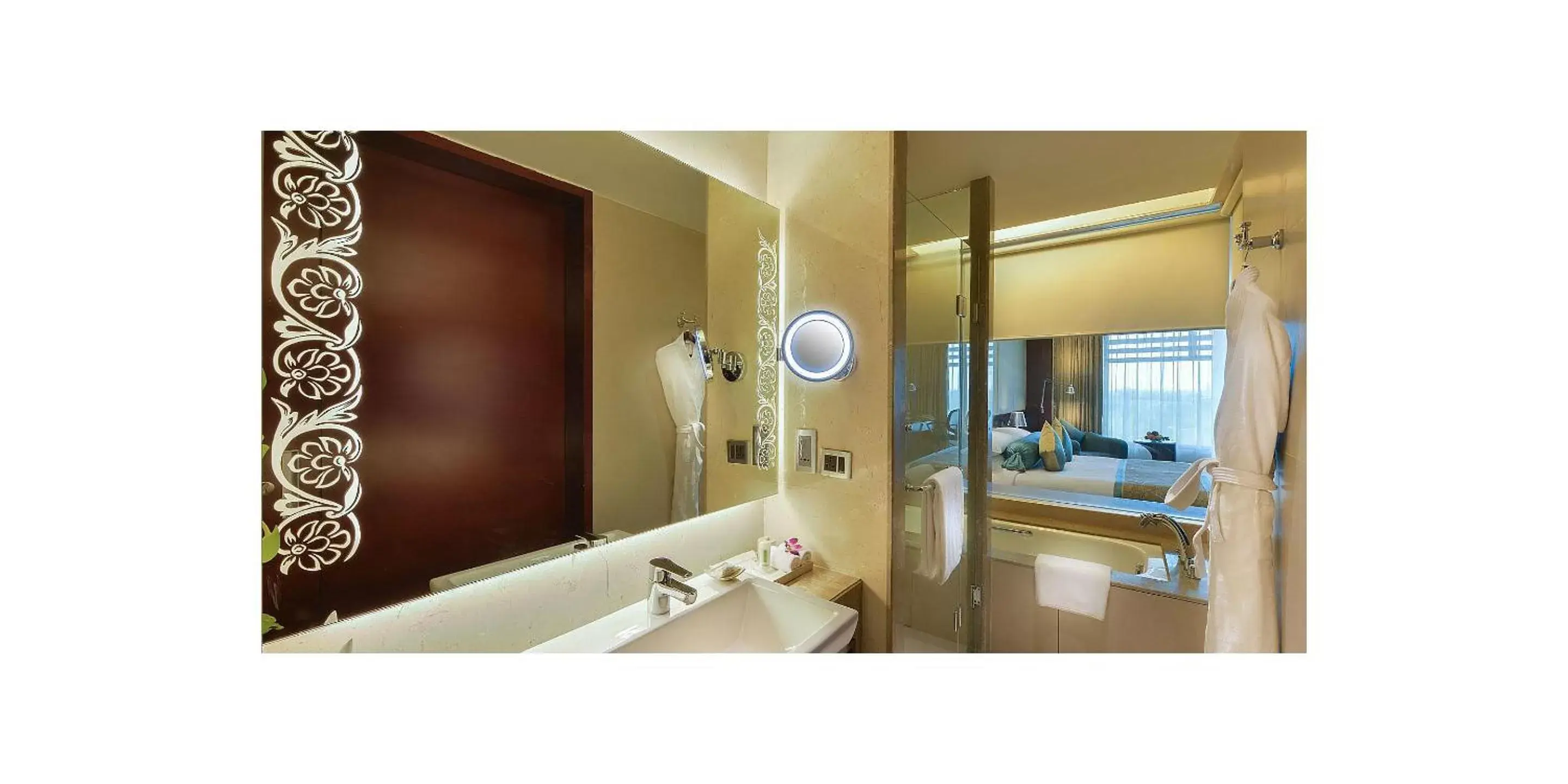 One-Bedroom King Suite - Club Floor in Crowne Plaza Ahmedabad City Centre by IHG One-Bedroom King Suite - Club Floor in Crowne Plaza Ahmedabad City Centre by IHG