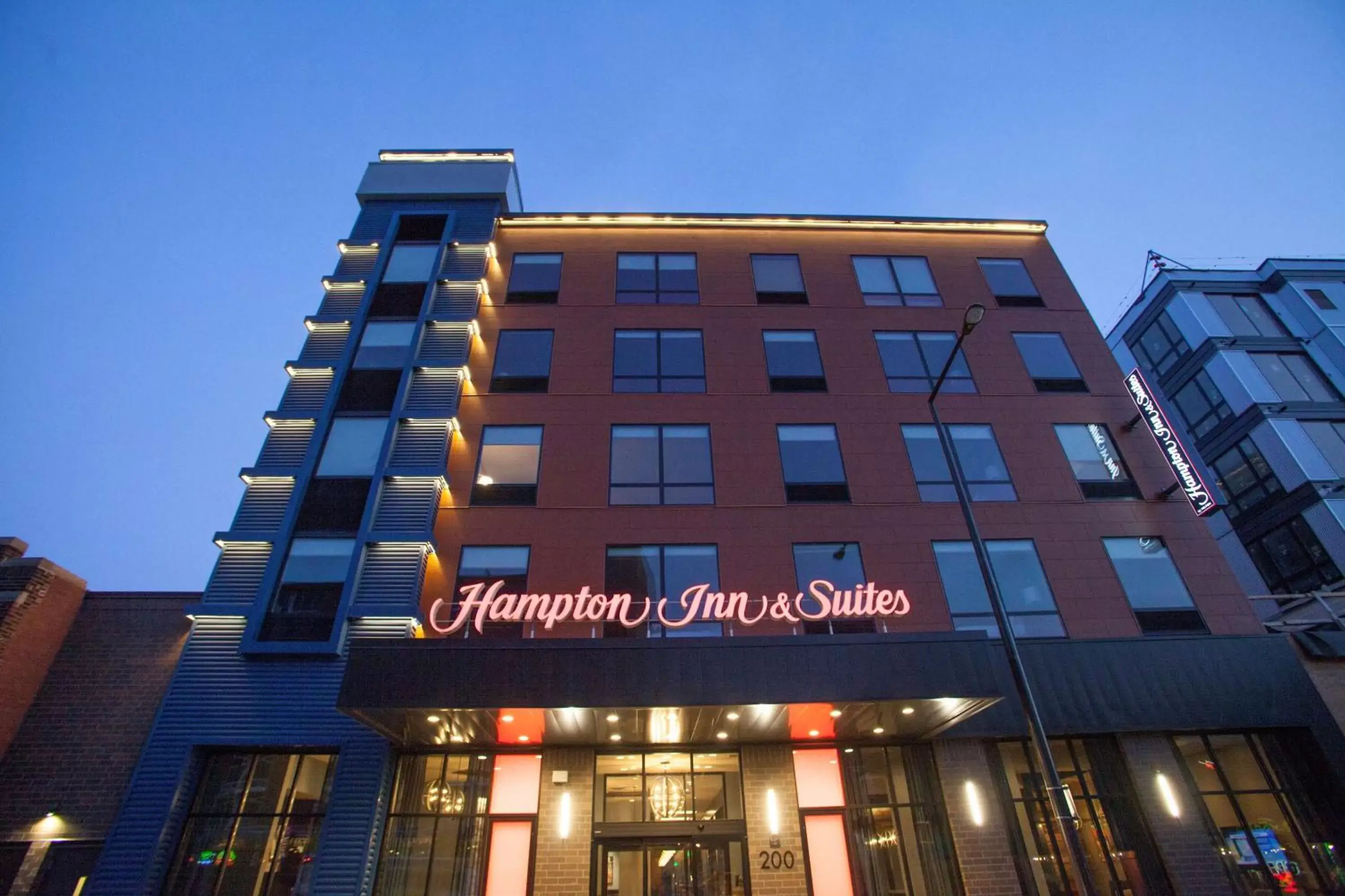 Hampton Inn & Suites St. Paul Downtown Hampton Inn & Suites St. Paul Downtown