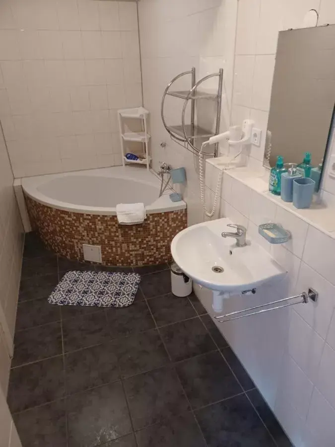 Apartment with Terrace in MALEPARTUS Apartment with Terrace in MALEPARTUS